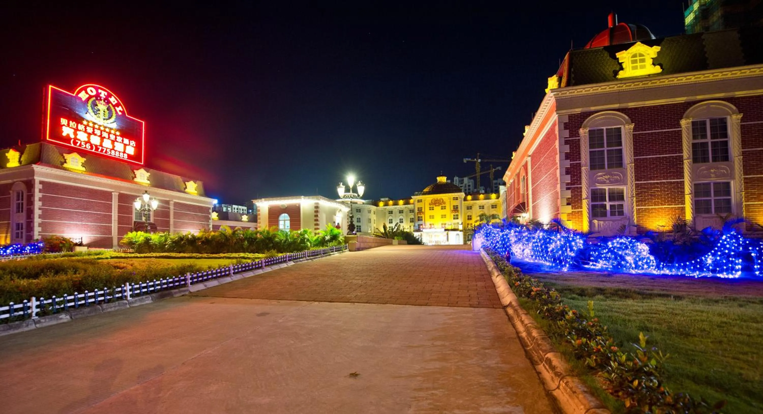 Area and facilities in The Royal Pinnacle Hotel
