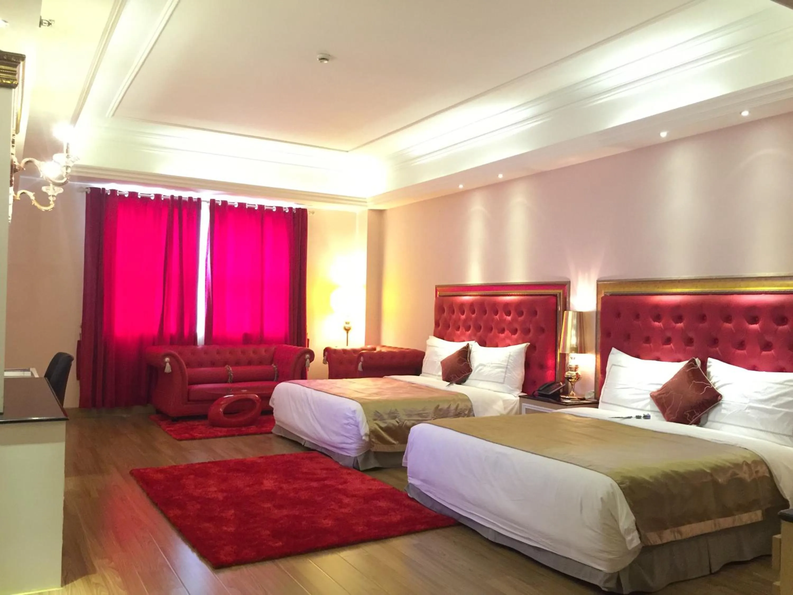 bunk bed, Bed in The Royal Pinnacle Hotel