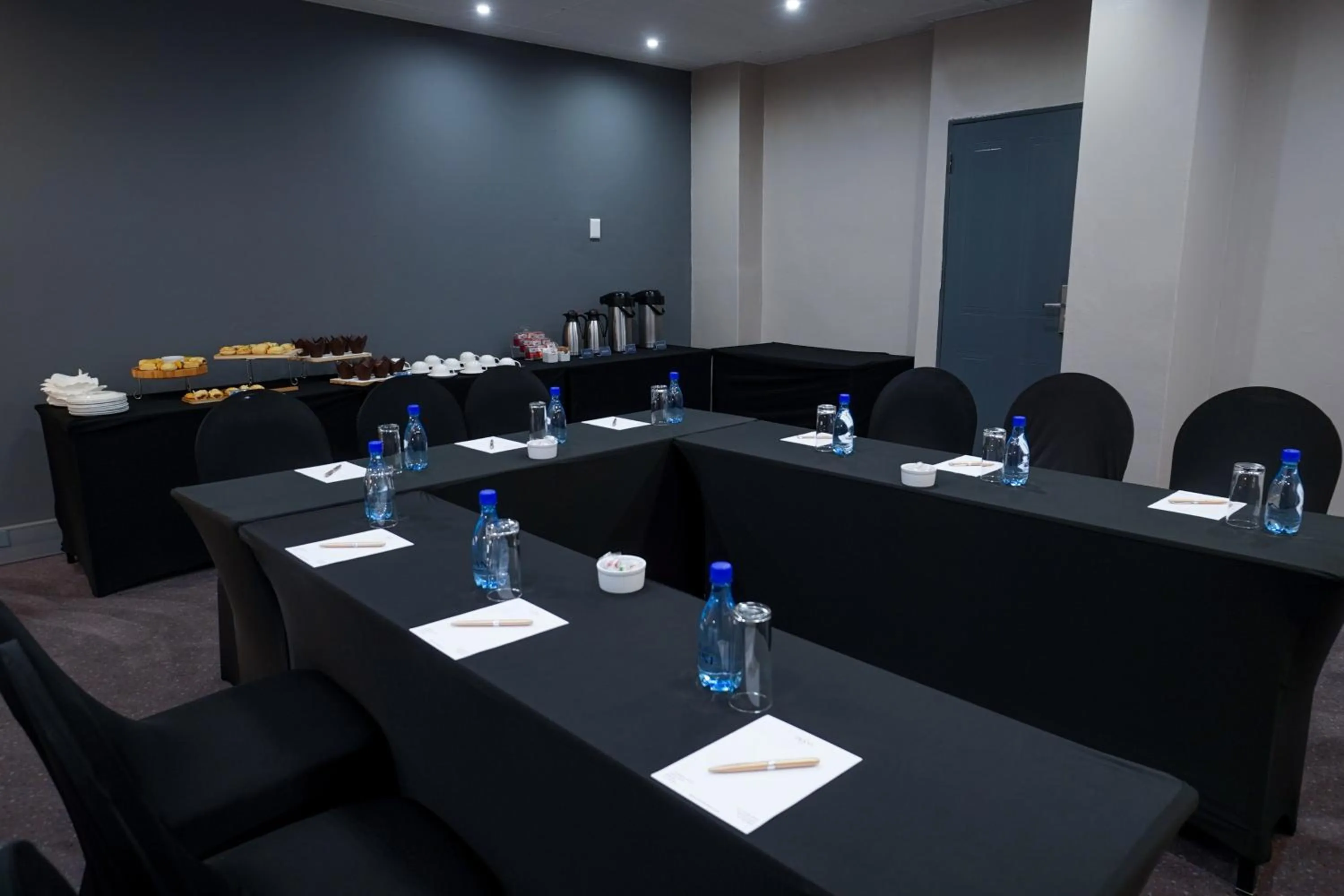 Meeting/conference room in Inani Hotel Gallagher