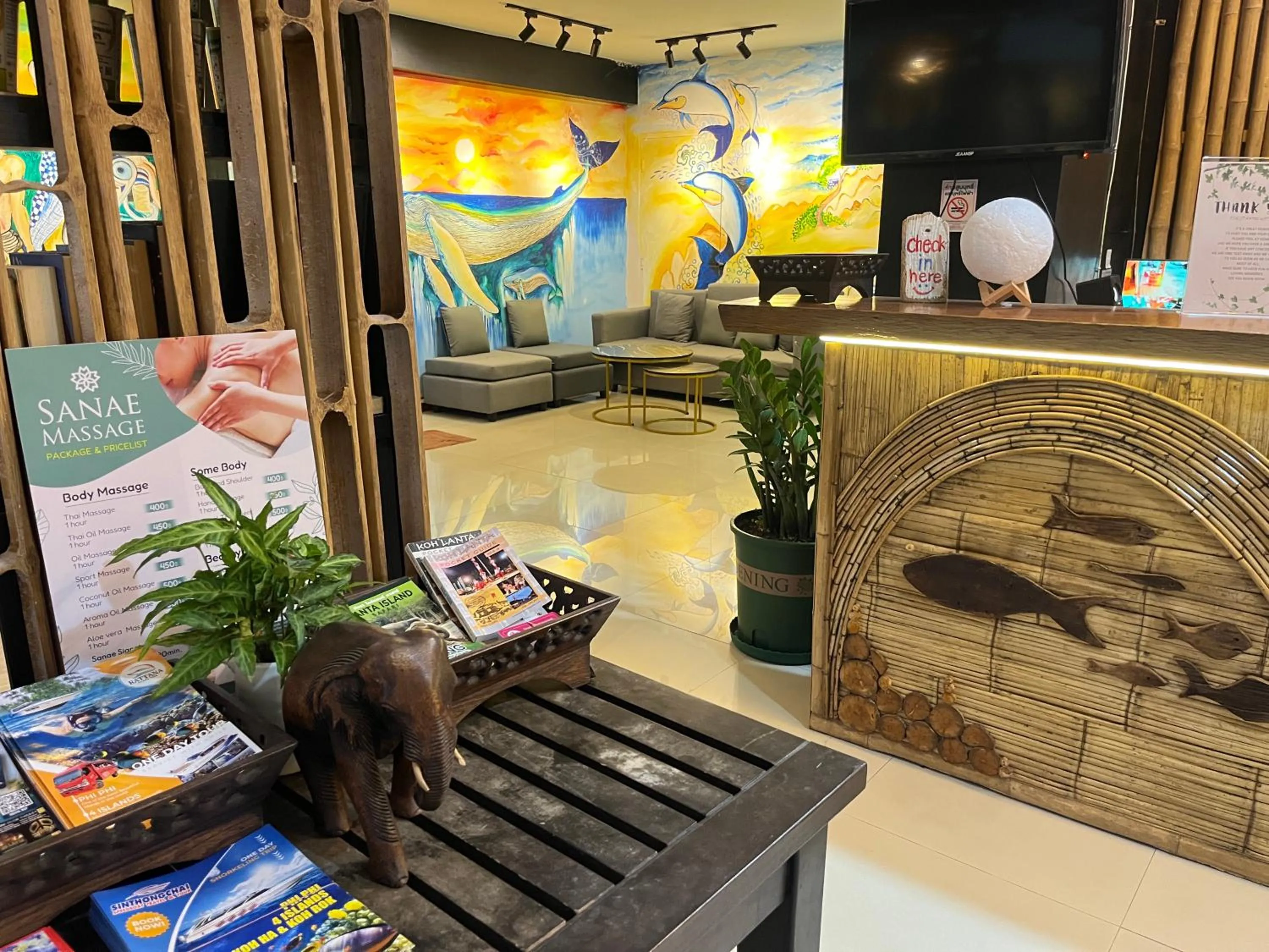 Lobby or reception in The Atnal Lanta Budget and Eco Friendly hotel in Koh Lanta