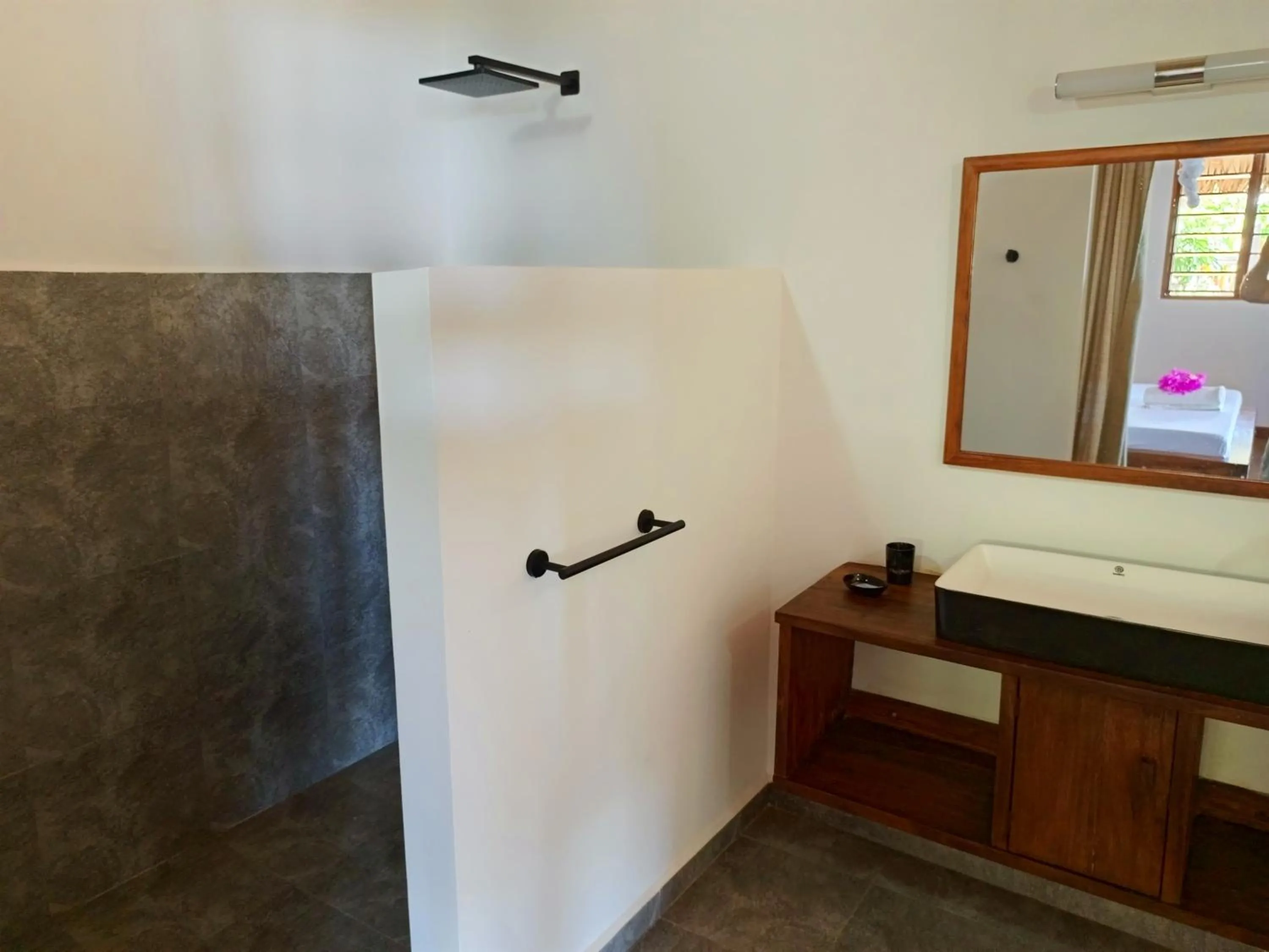 Bathroom in Tiki Komba