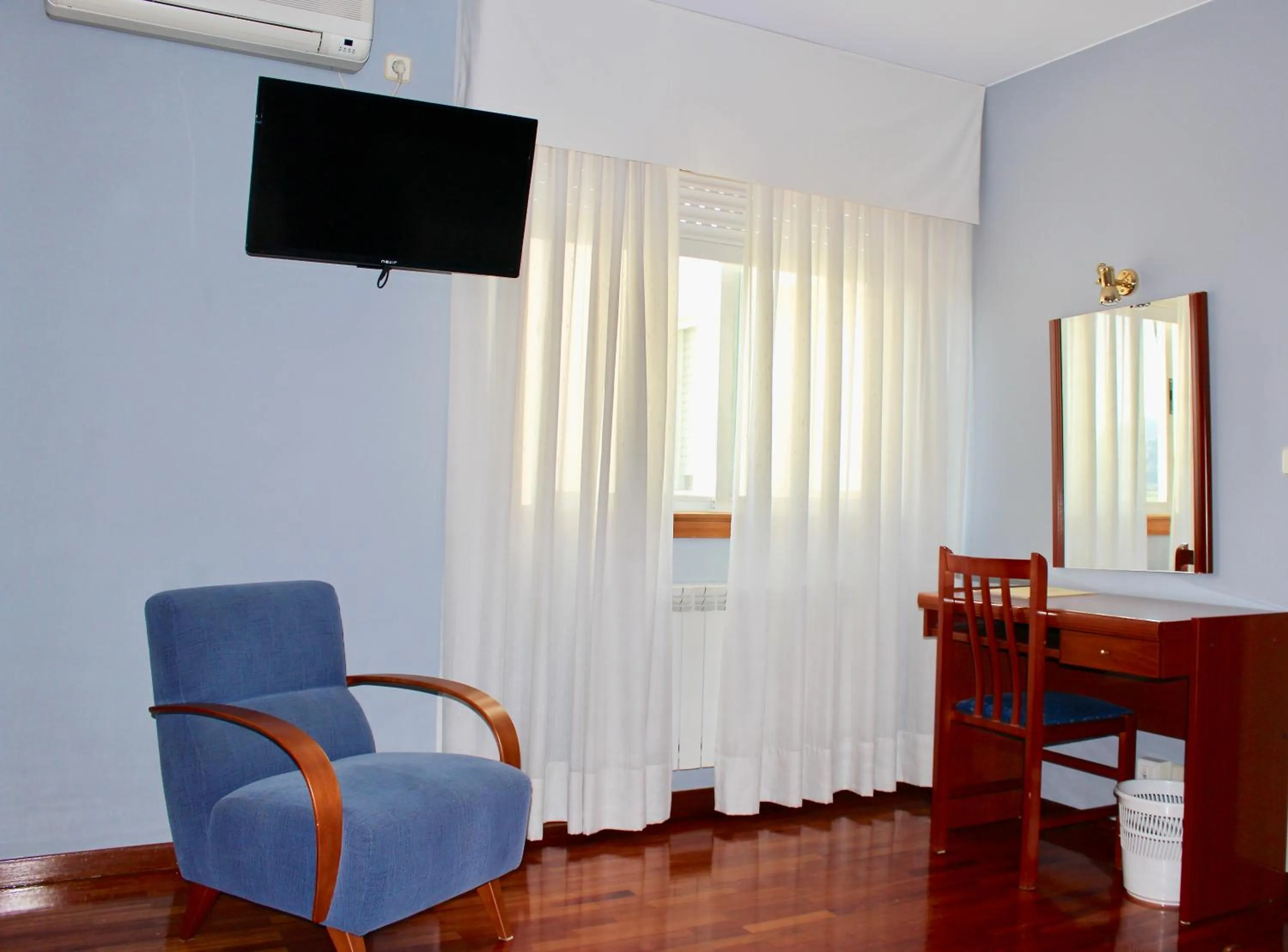 TV and multimedia in Hotel As Camelias