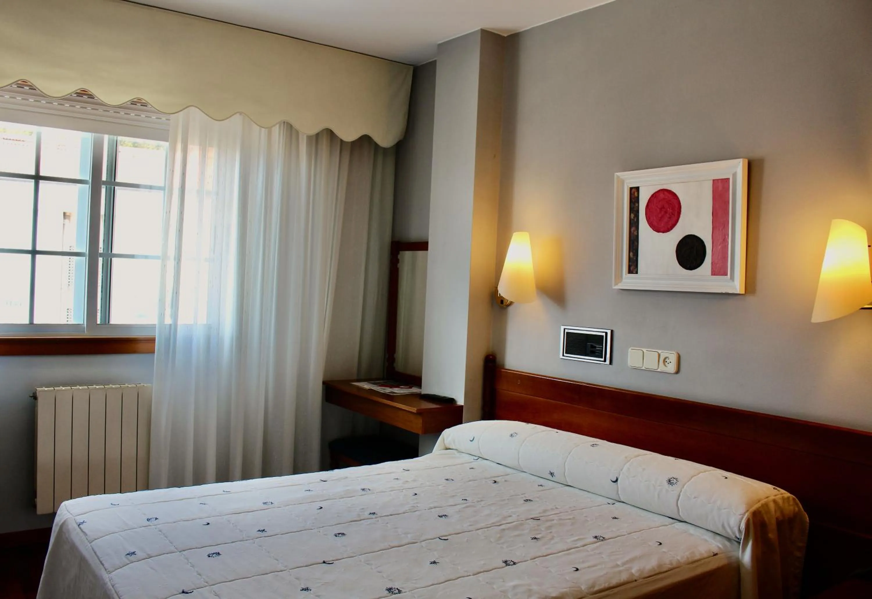 Photo of the whole room, Bed in Hotel As Camelias