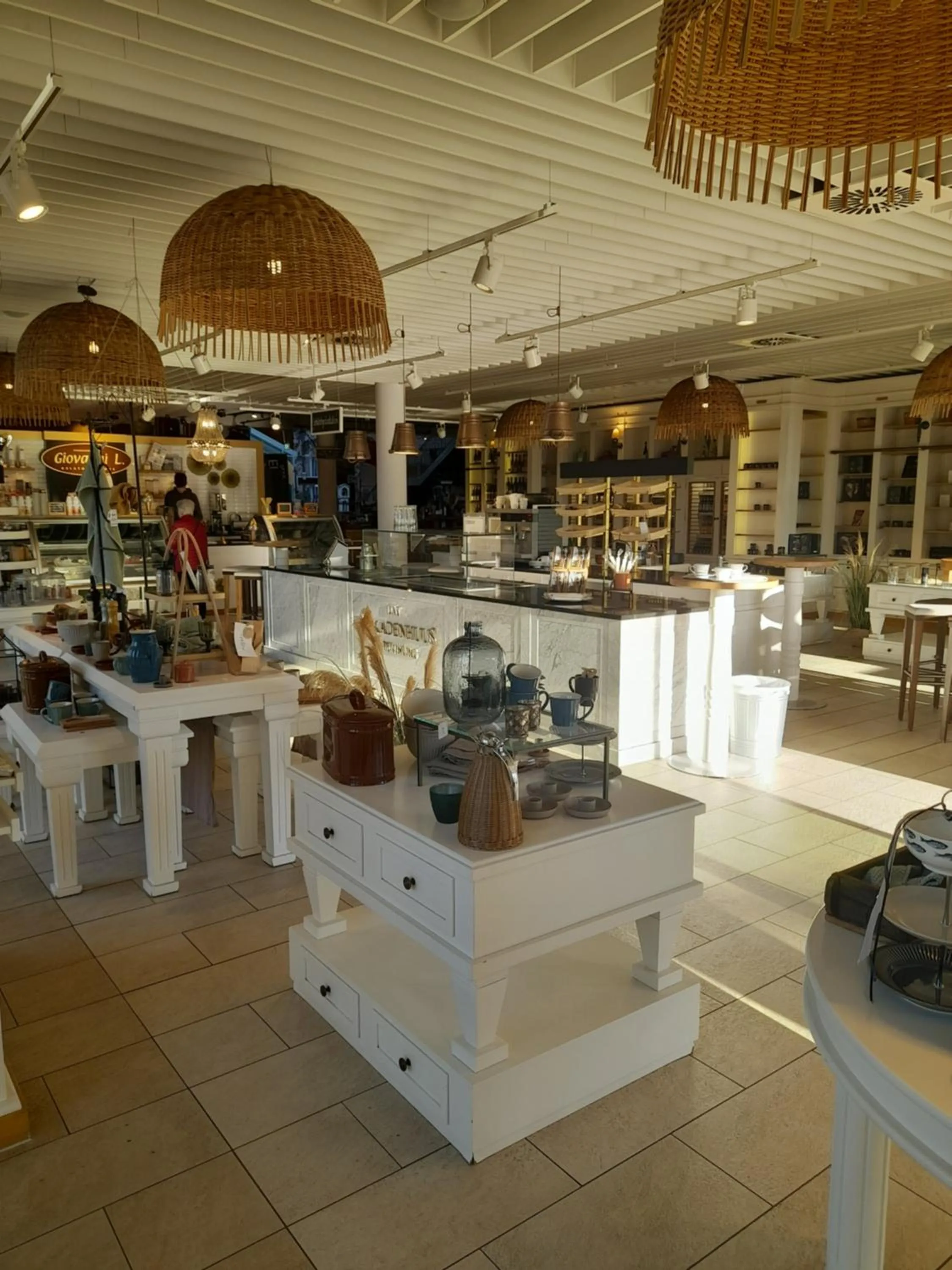 Shopping Area in Arkadenhaus - Hotel Freiherr von Schwarzenberg