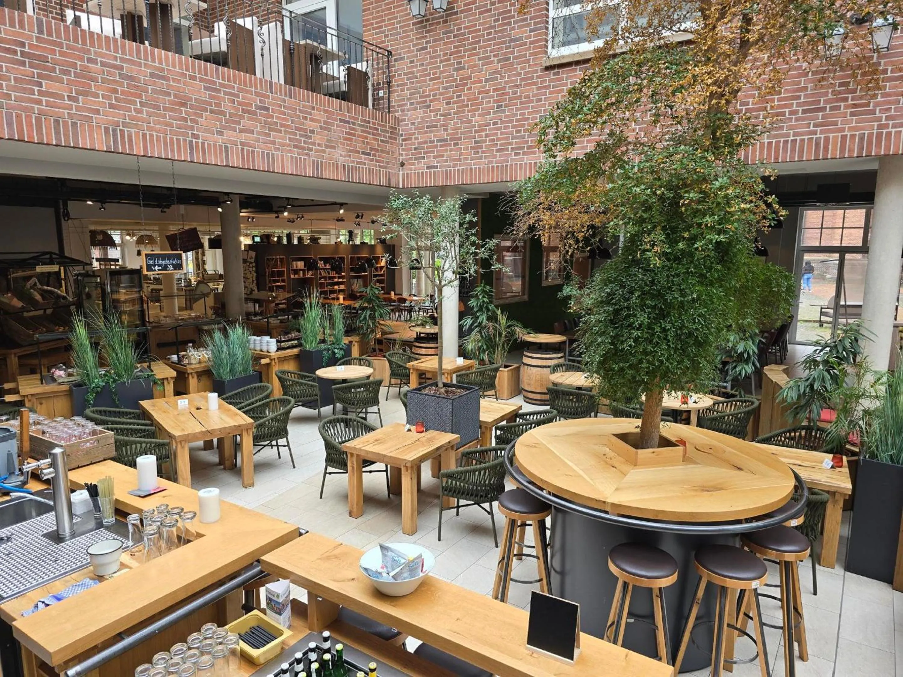 Restaurant/places to eat in Arkadenhaus - Hotel Freiherr von Schwarzenberg