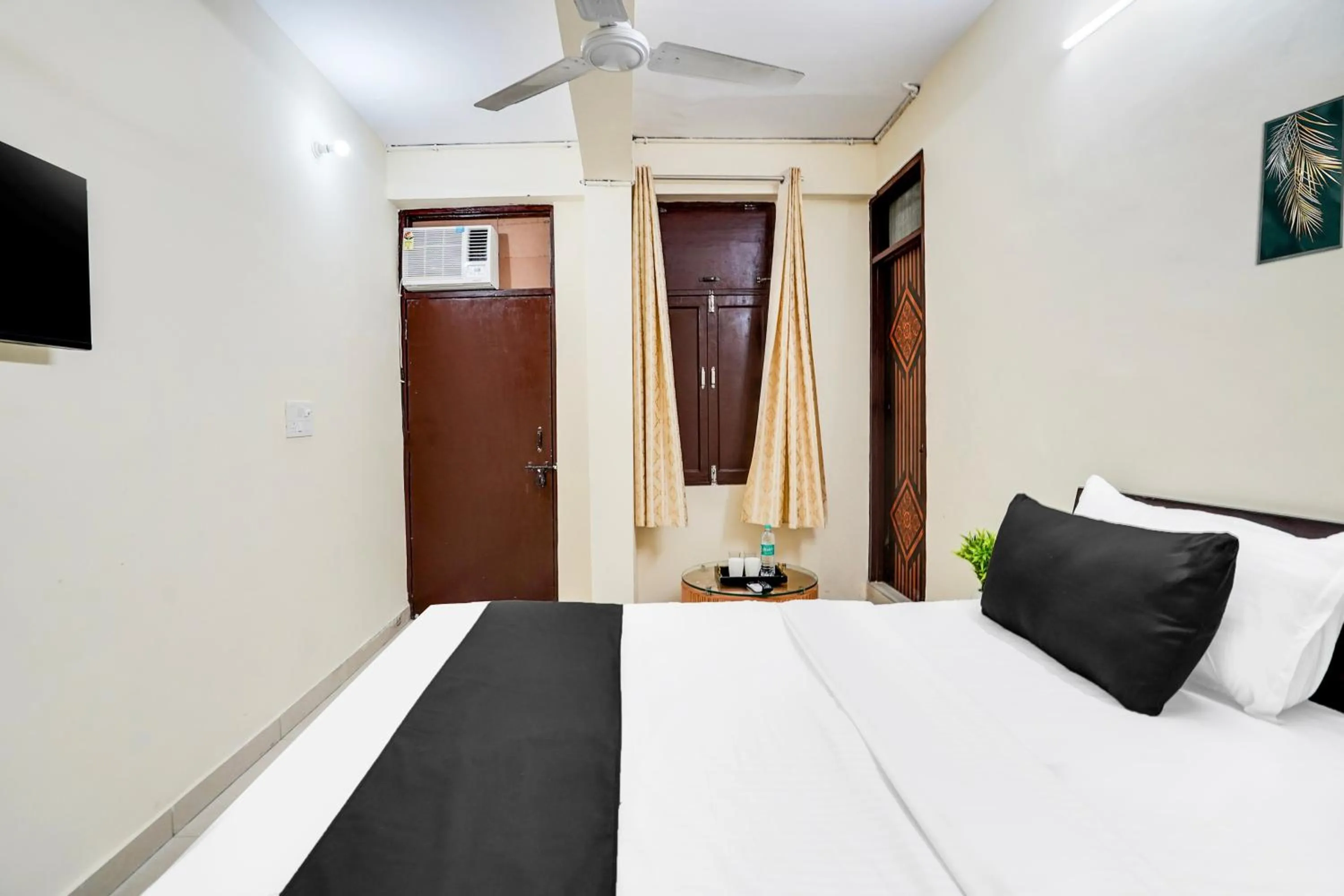 Bedroom in Hotel O YATRA INN