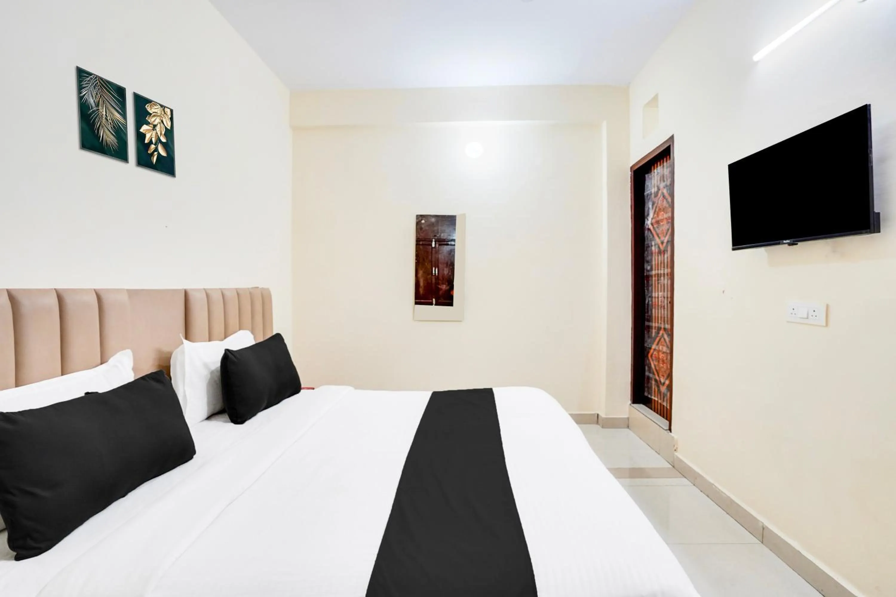 Bedroom in Hotel O YATRA INN