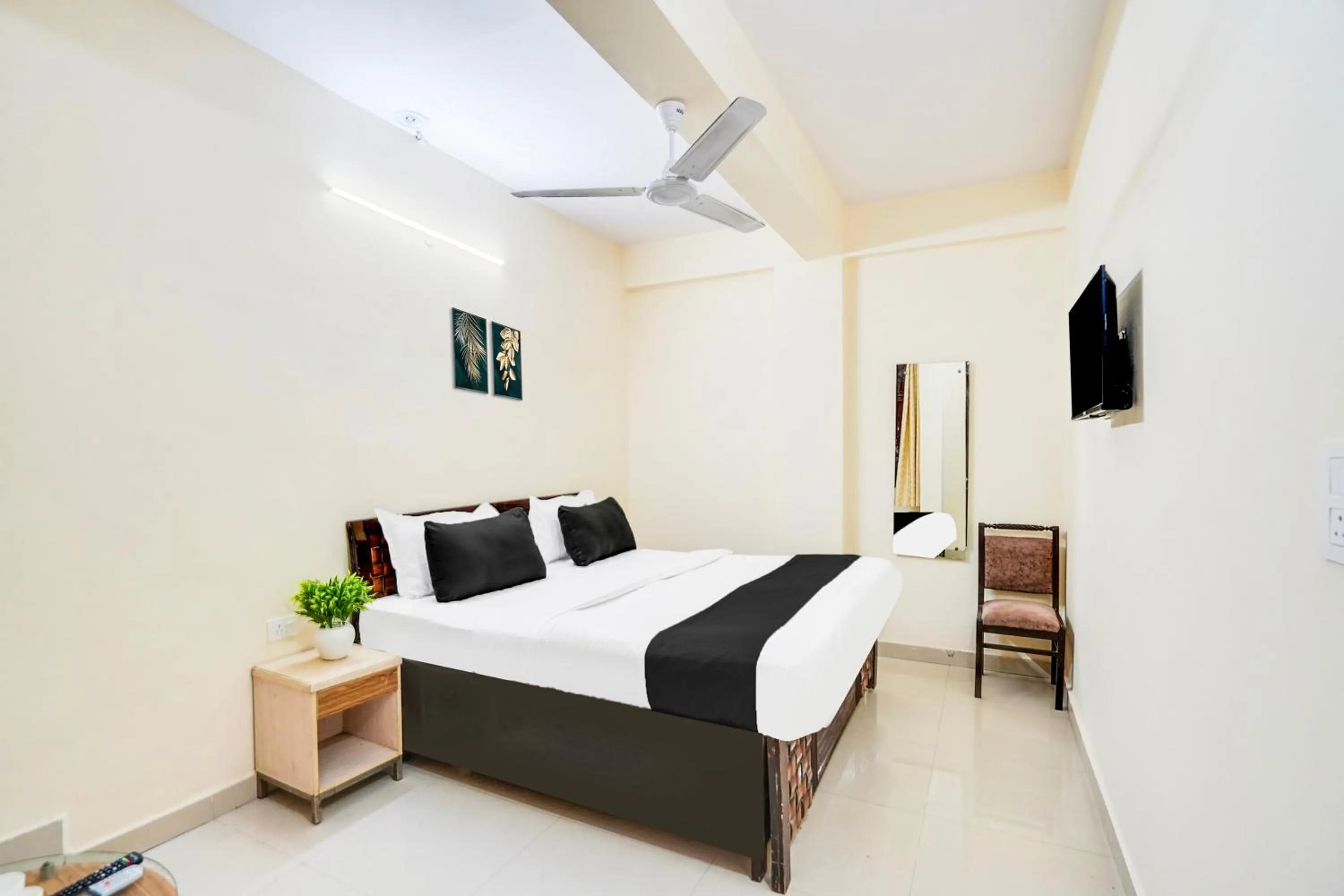 Bedroom in Hotel O YATRA INN