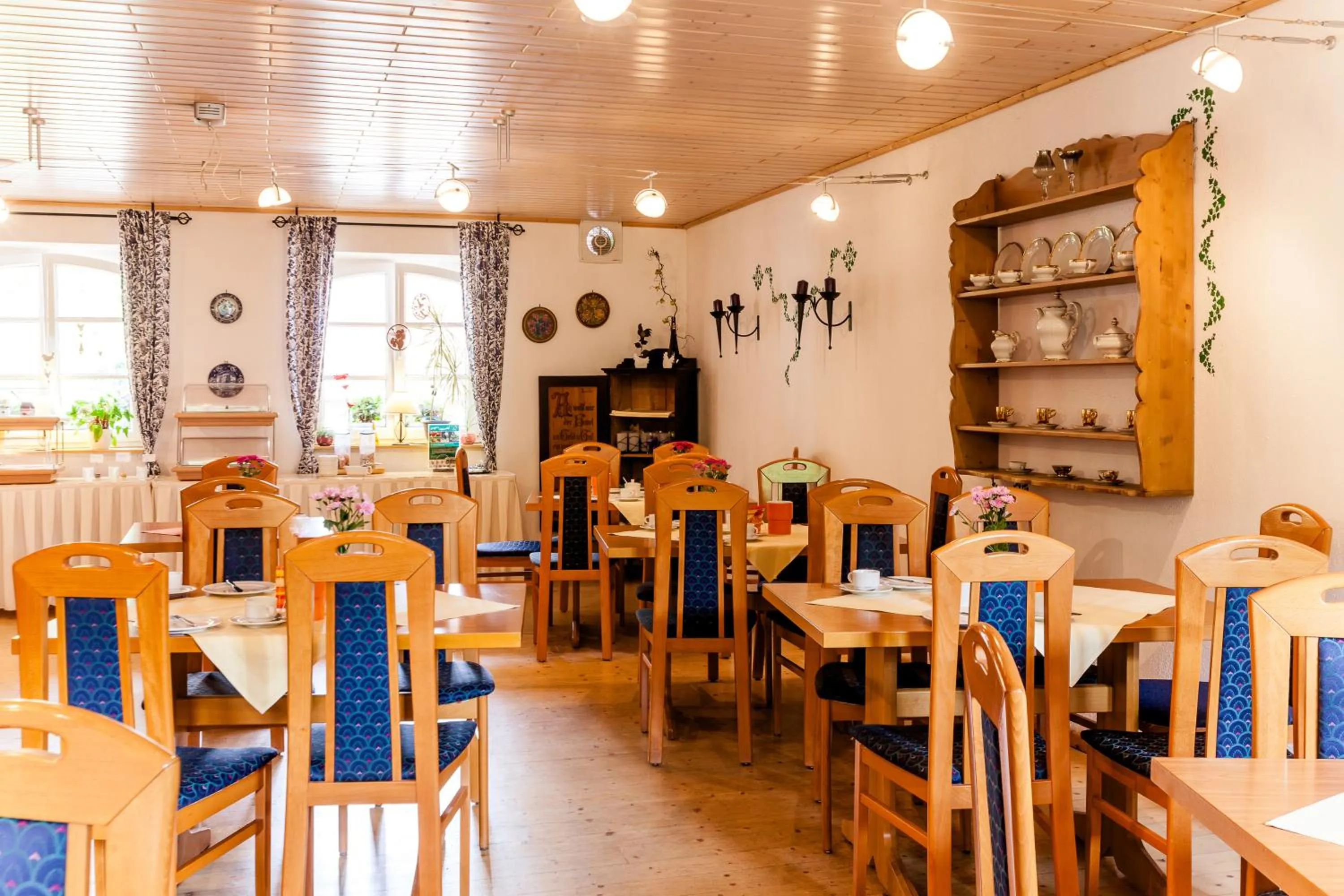 Dining area in Meyers