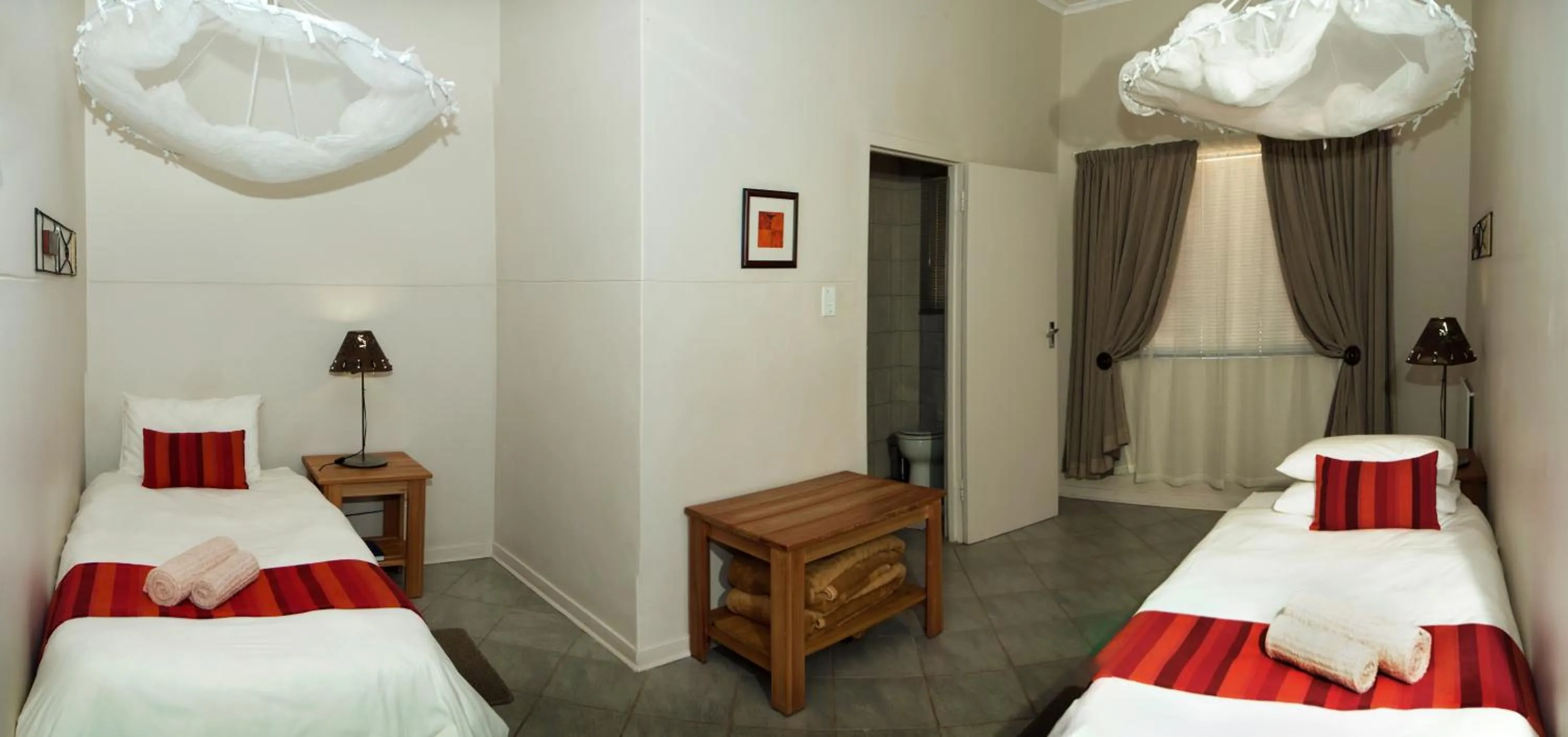 Bedroom, Bed in Bahnhof Hotel Aus