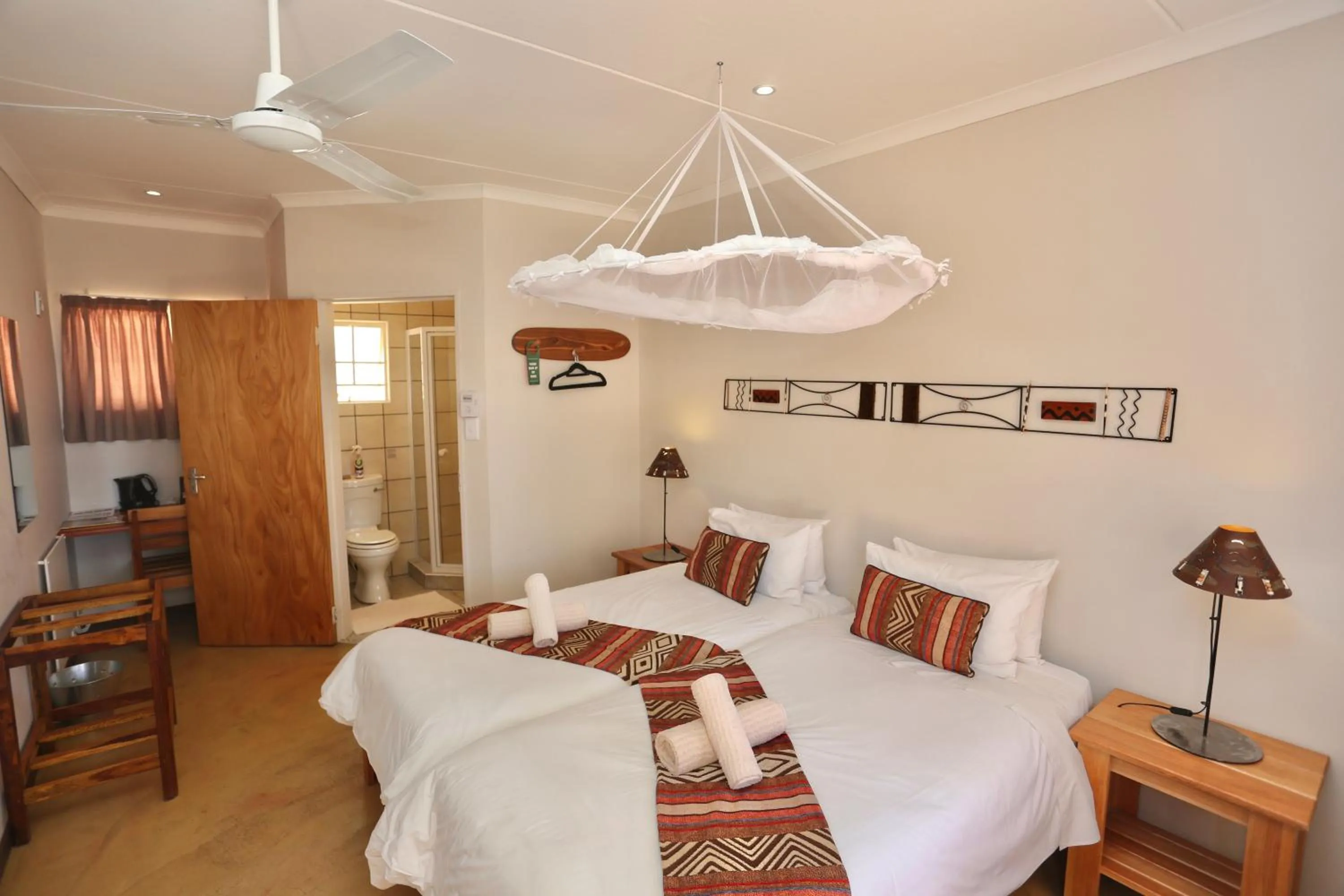 Bedroom, Bed in Bahnhof Hotel Aus