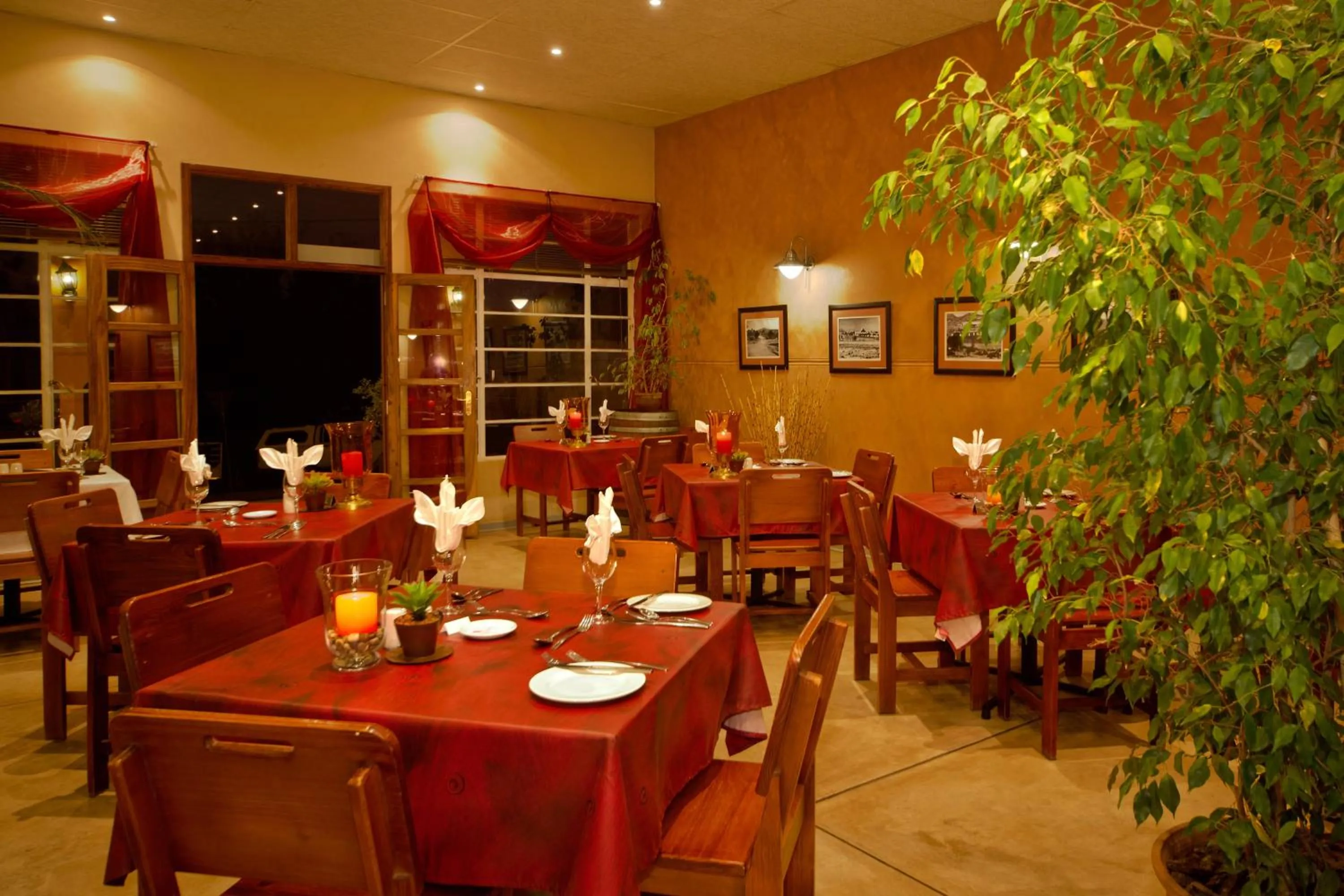 Restaurant/places to eat in Bahnhof Hotel Aus