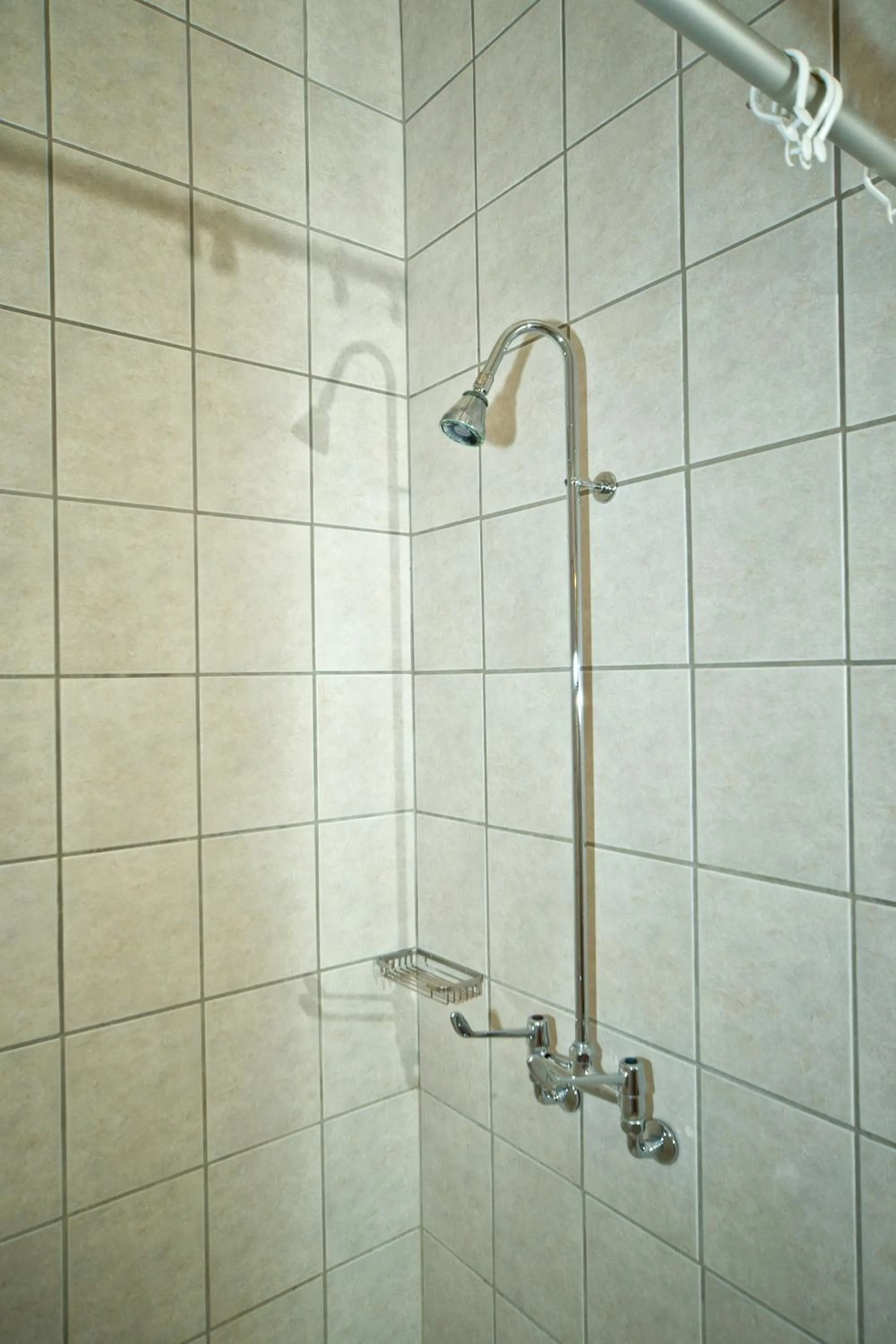 Shower in Bahnhof Hotel Aus