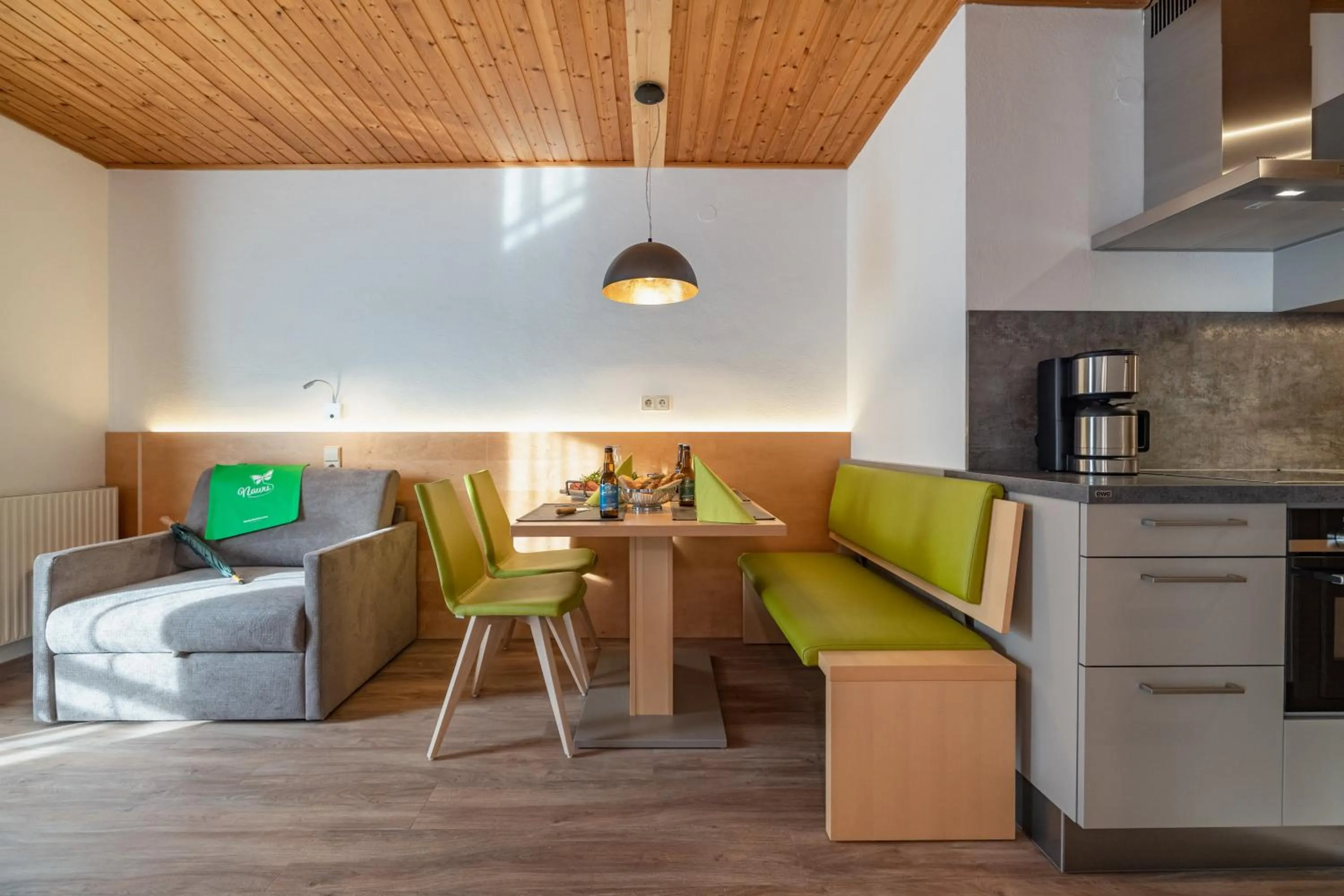 Coffee/tea facilities in nawu apartments & Restaurant