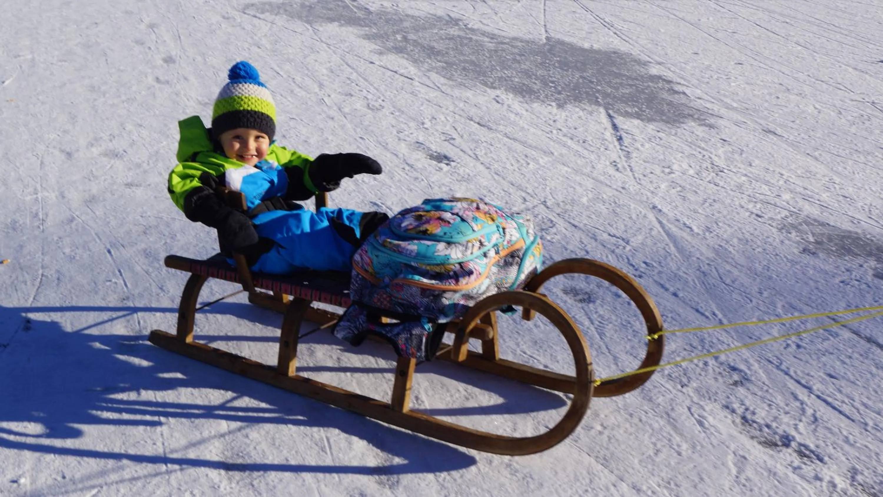 Winter in nawu apartments & Restaurant