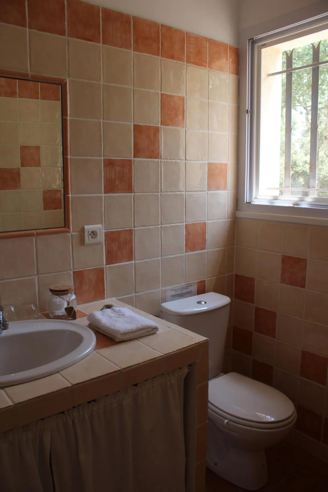 Toilet in Bastide Saint Bernard