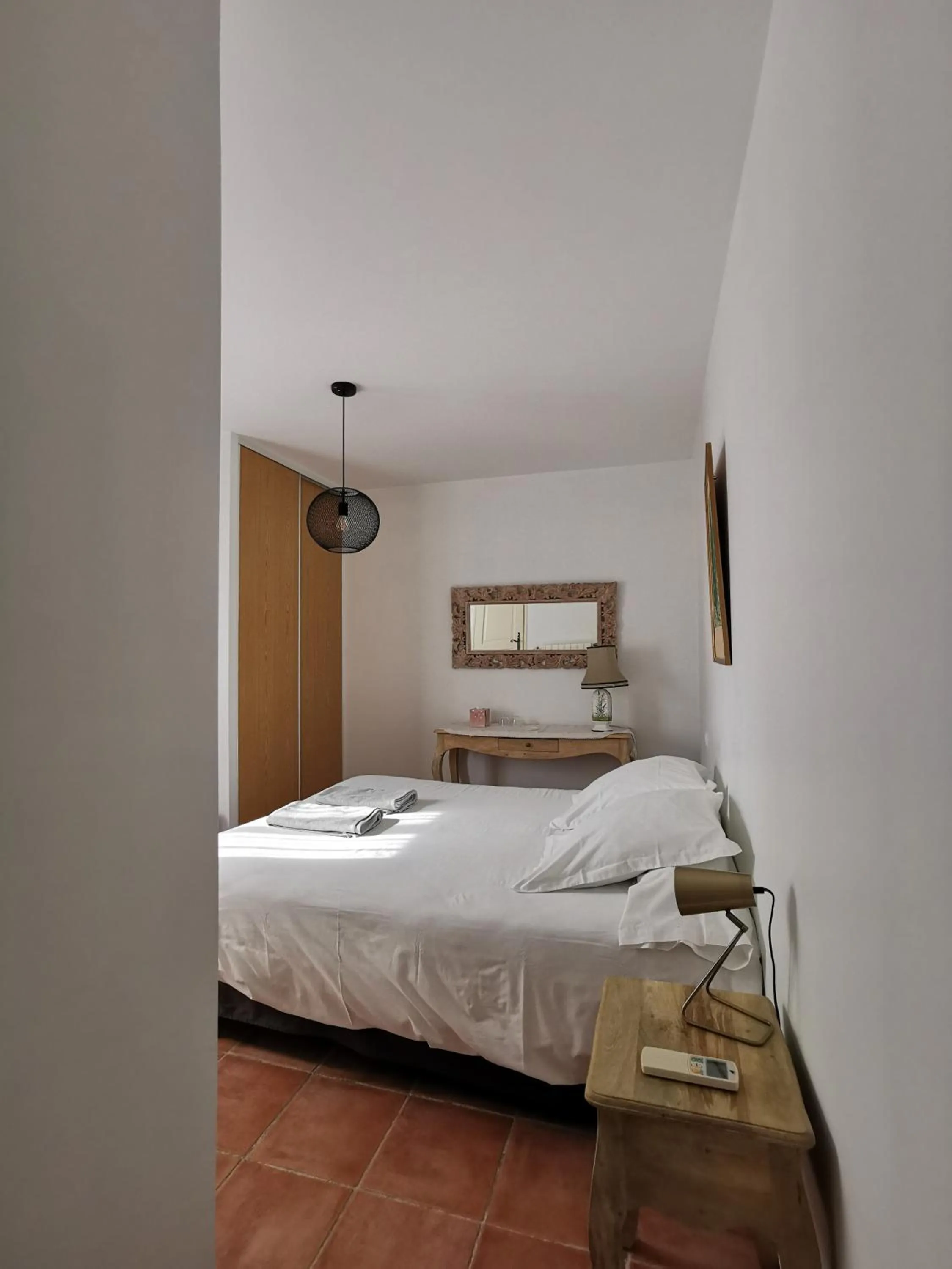 Photo of the whole room, Bed in Bastide Saint Bernard