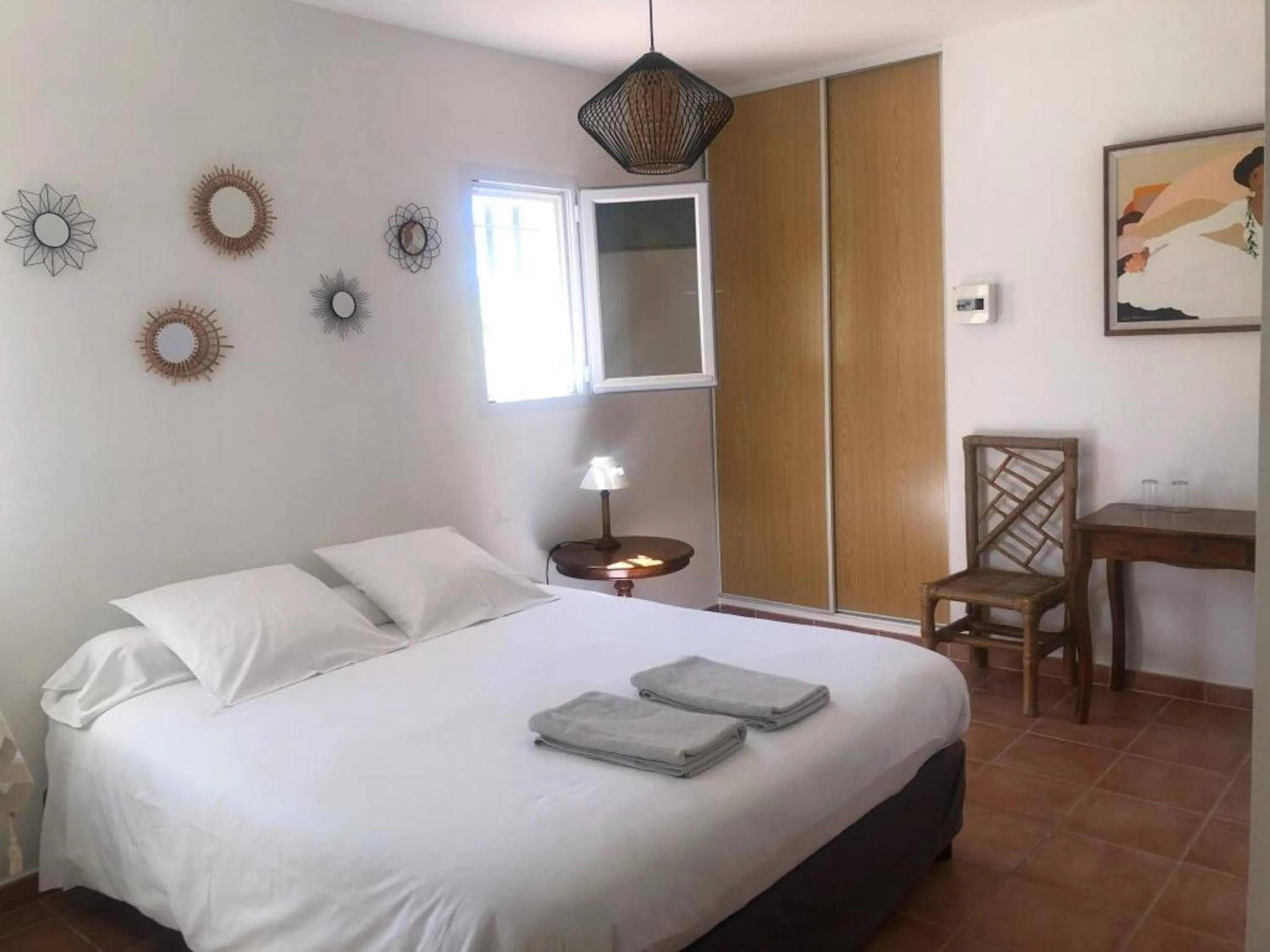 Photo of the whole room, Bed in Bastide Saint Bernard