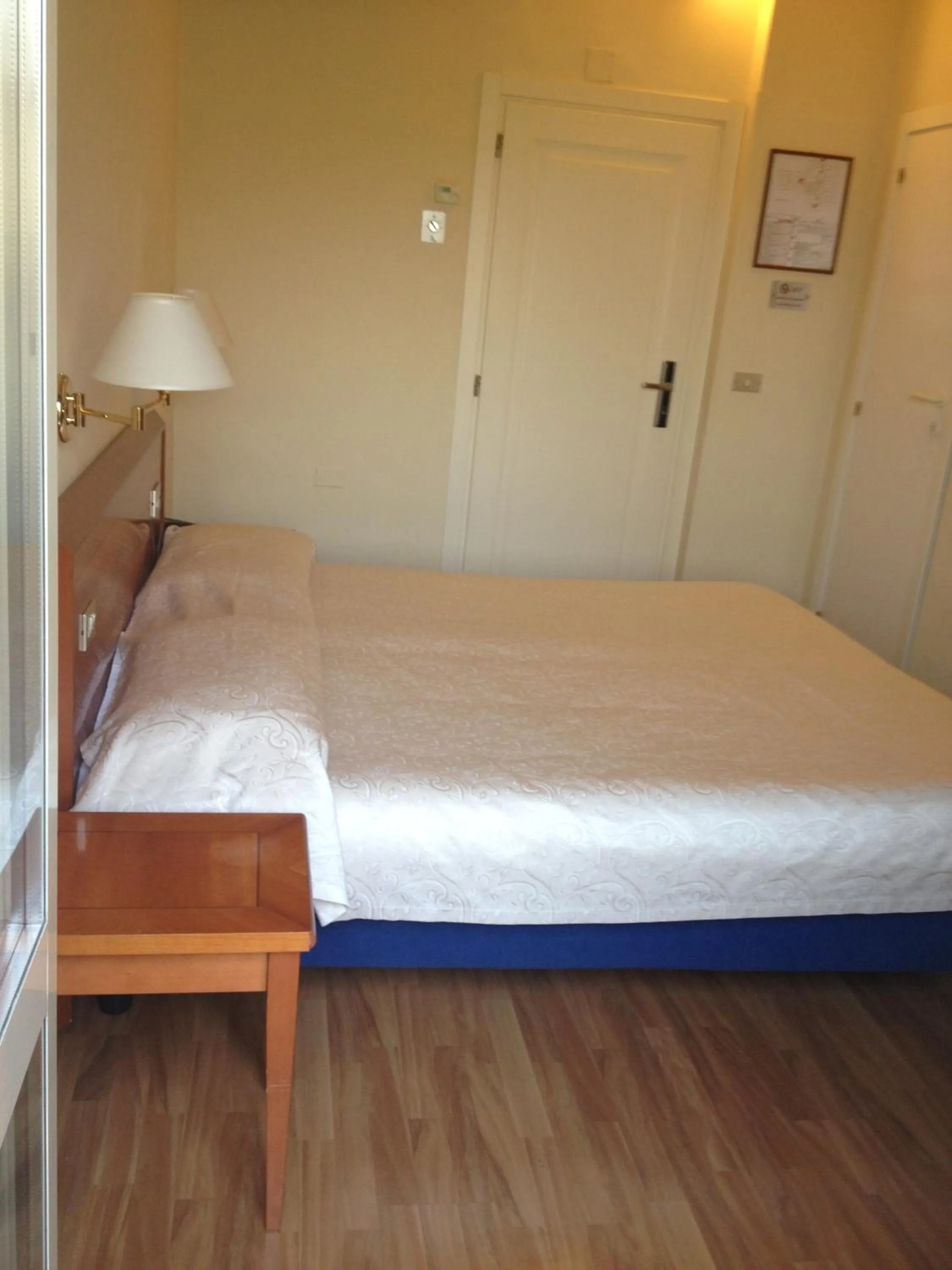 Photo of the whole room, Bed in Hotel Cristallo