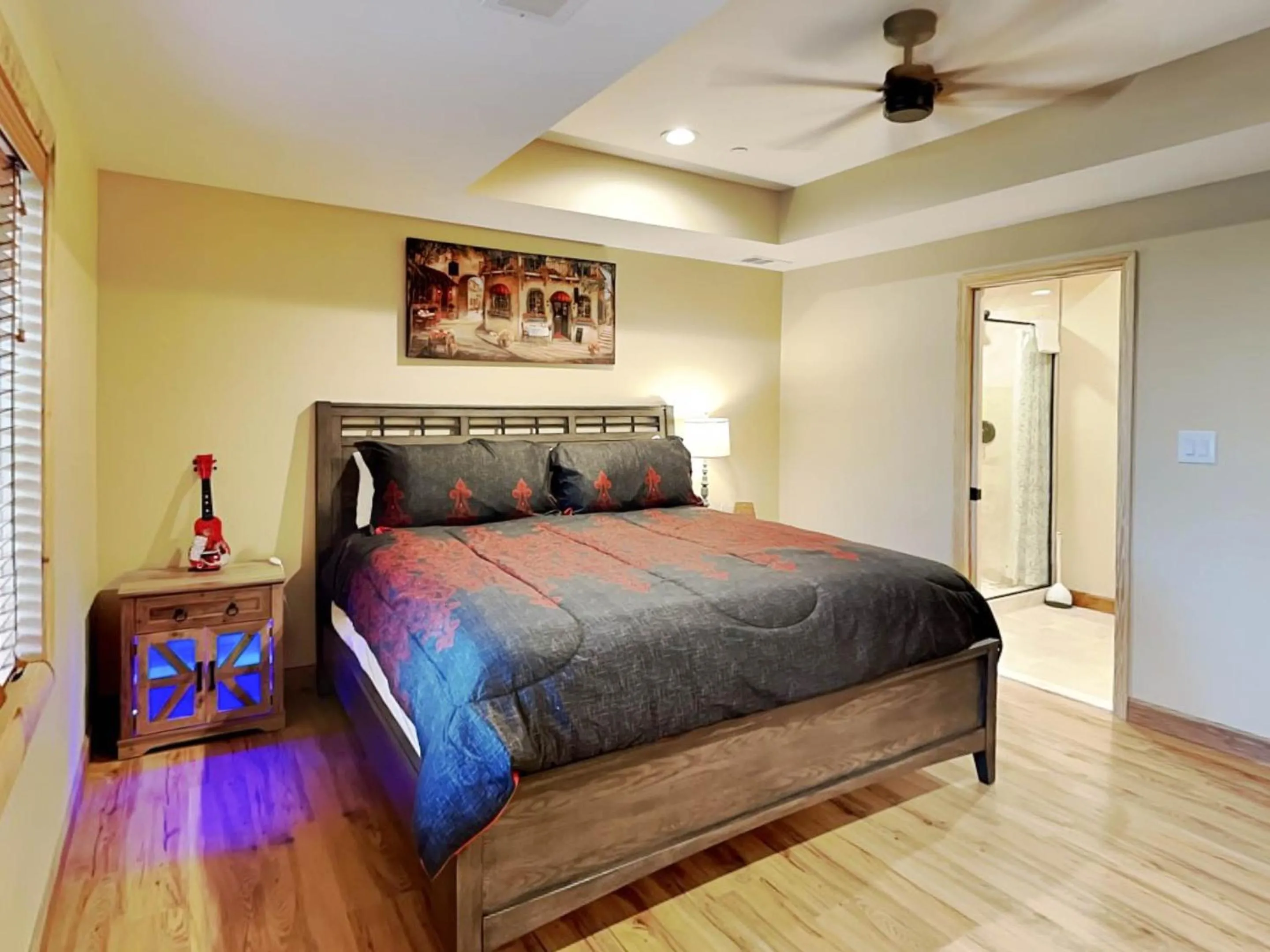 Bed in Fortune Mountain Retreat