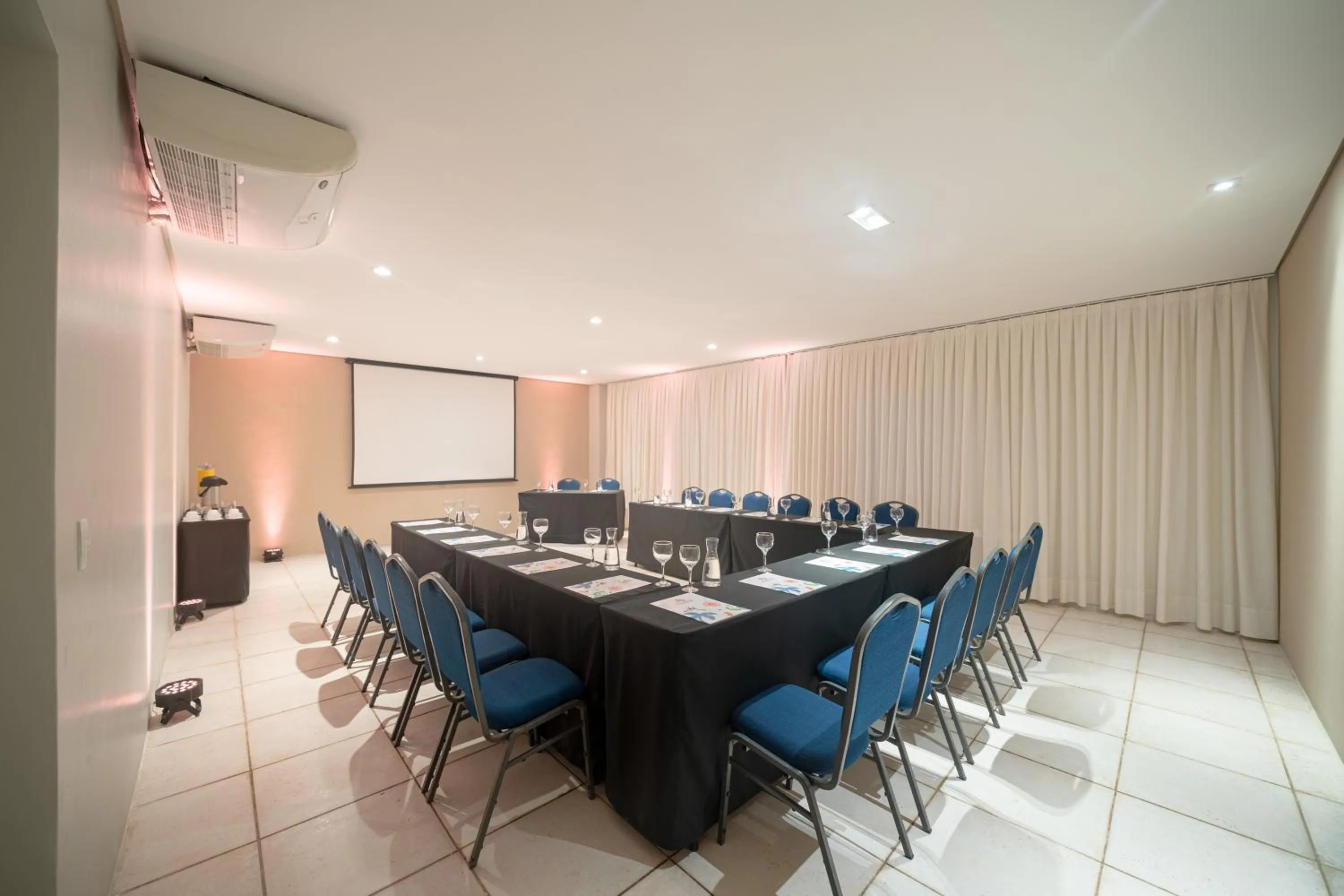 Meeting/conference room in Beach Park Resort - Oceani