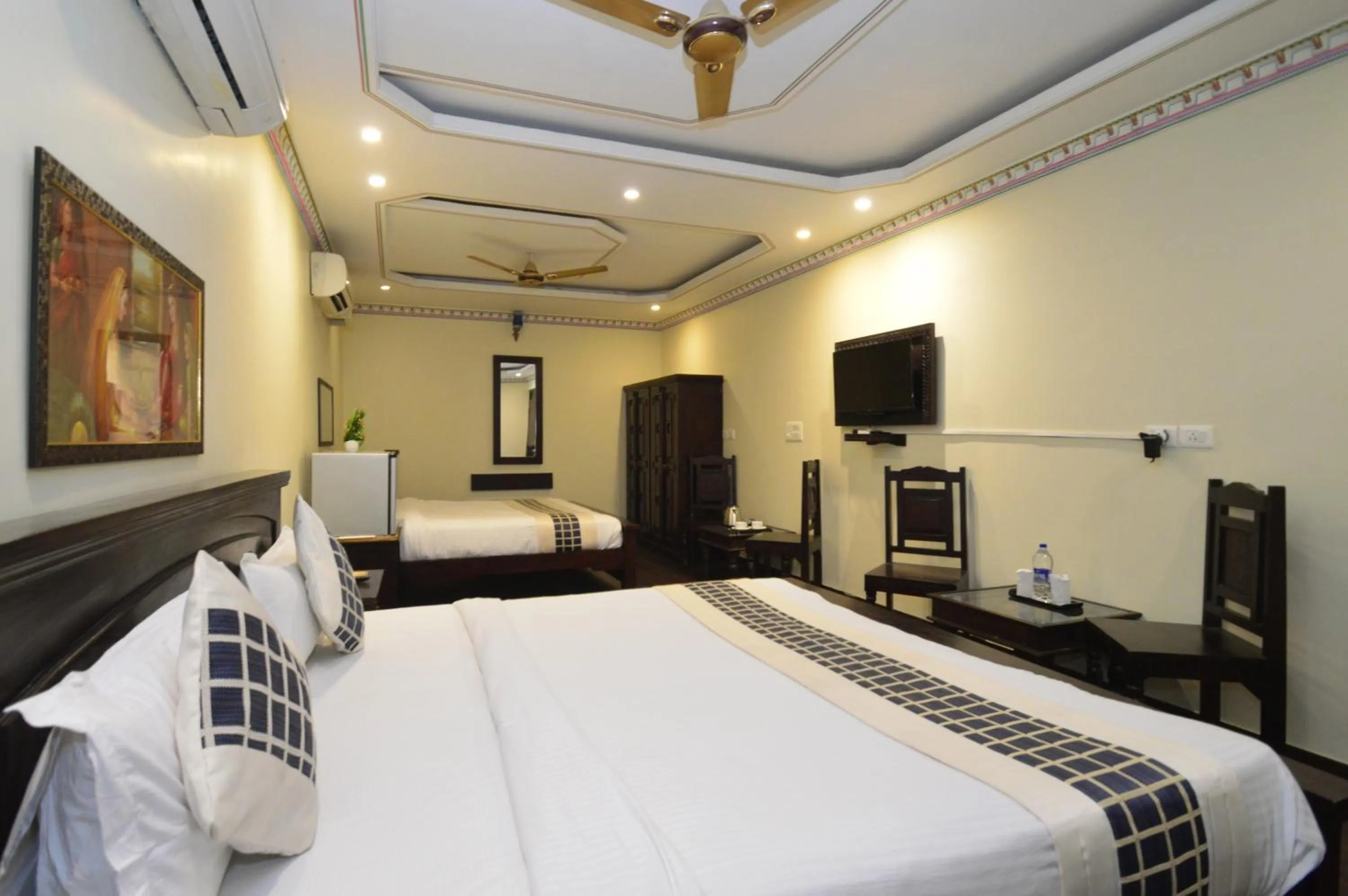 Photo of the whole room, Bed in Hotel Surya Garh