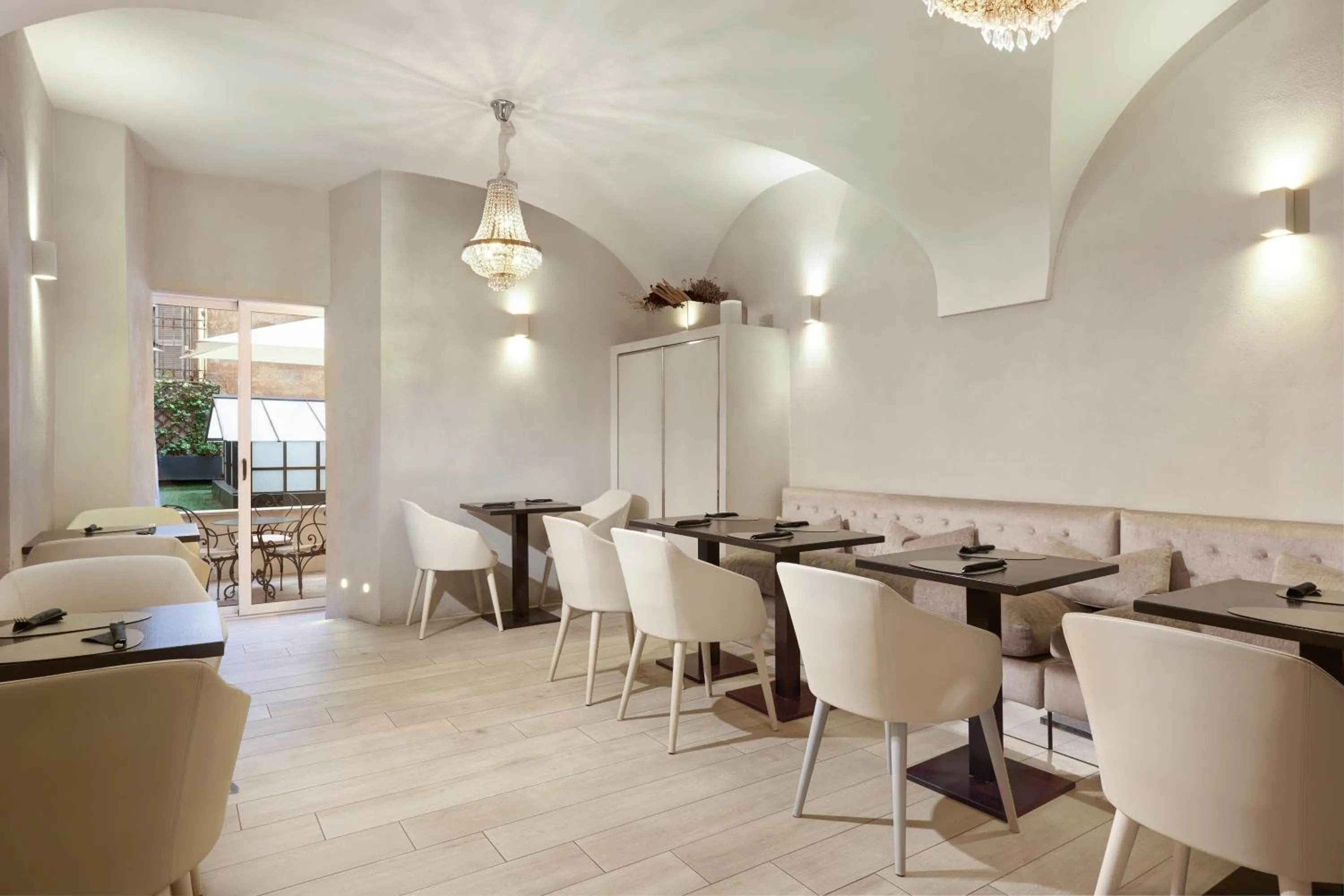 Breakfast in Terrace Pantheon Relais