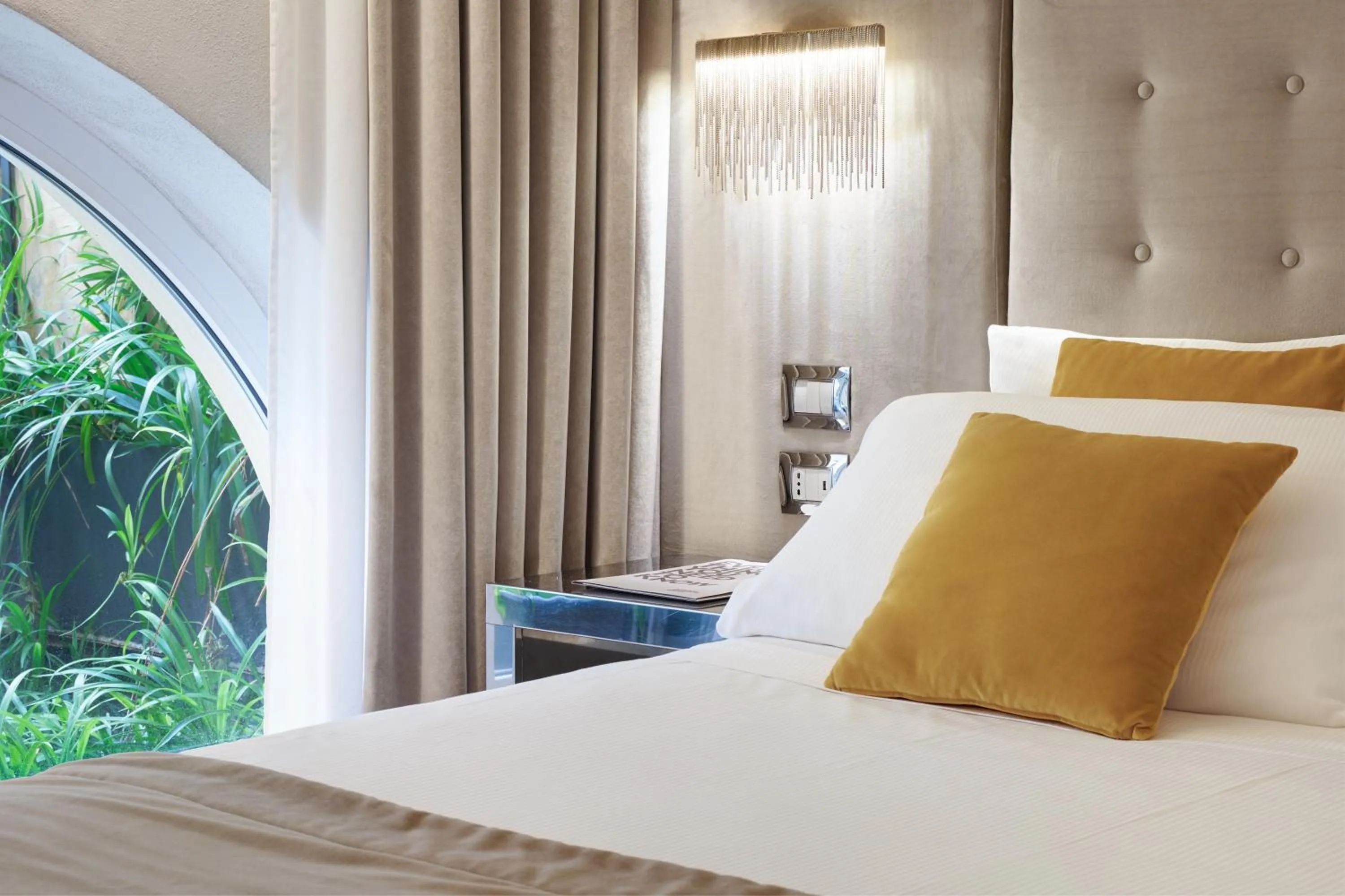 Bed in Terrace Pantheon Relais