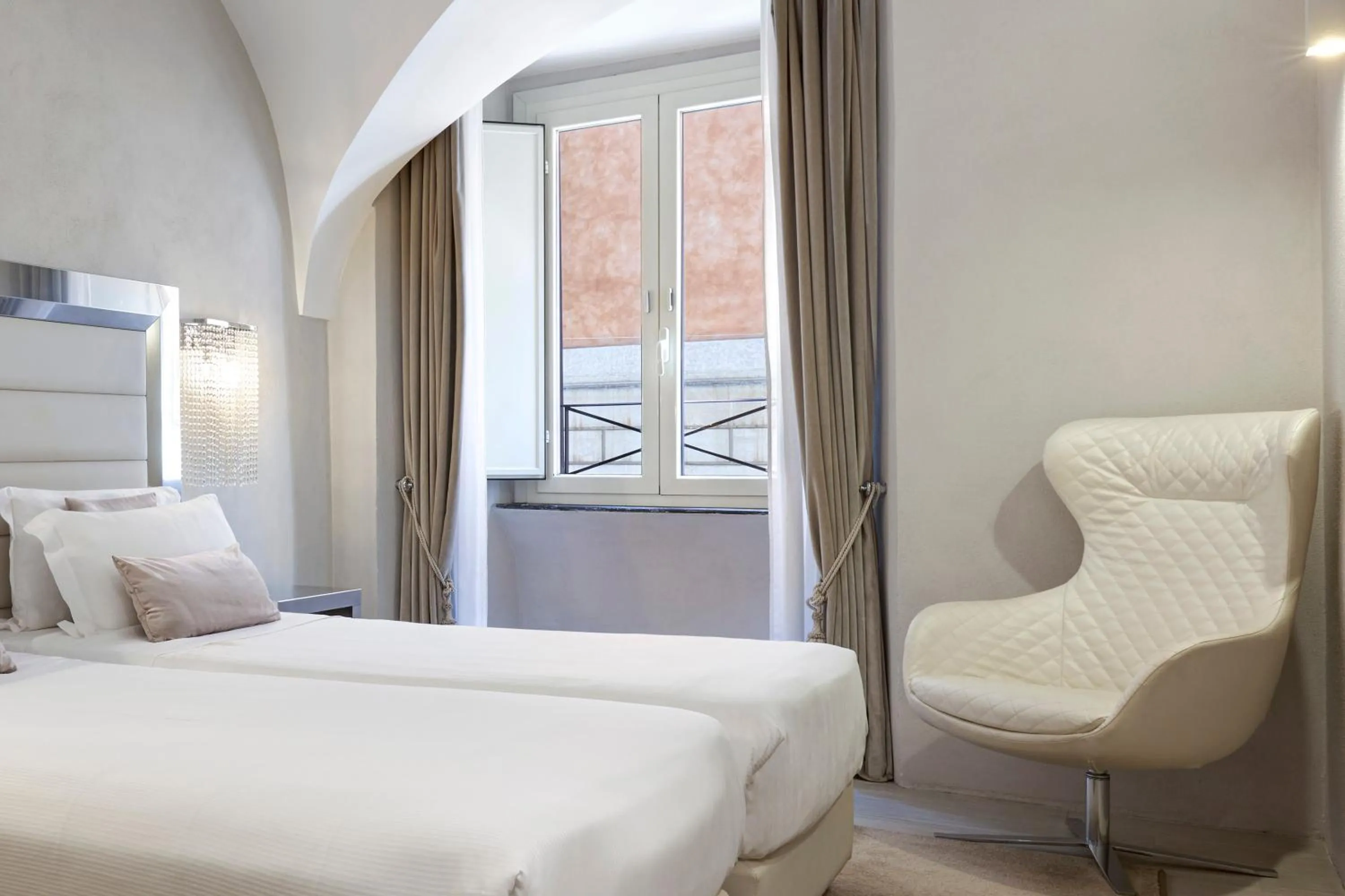 Photo of the whole room, Bed in Terrace Pantheon Relais