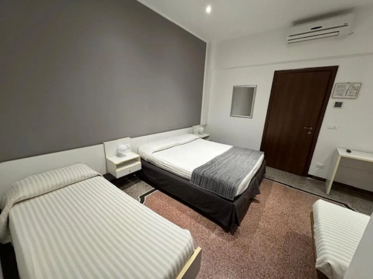 Bedroom in Hotel Ristorante Milton