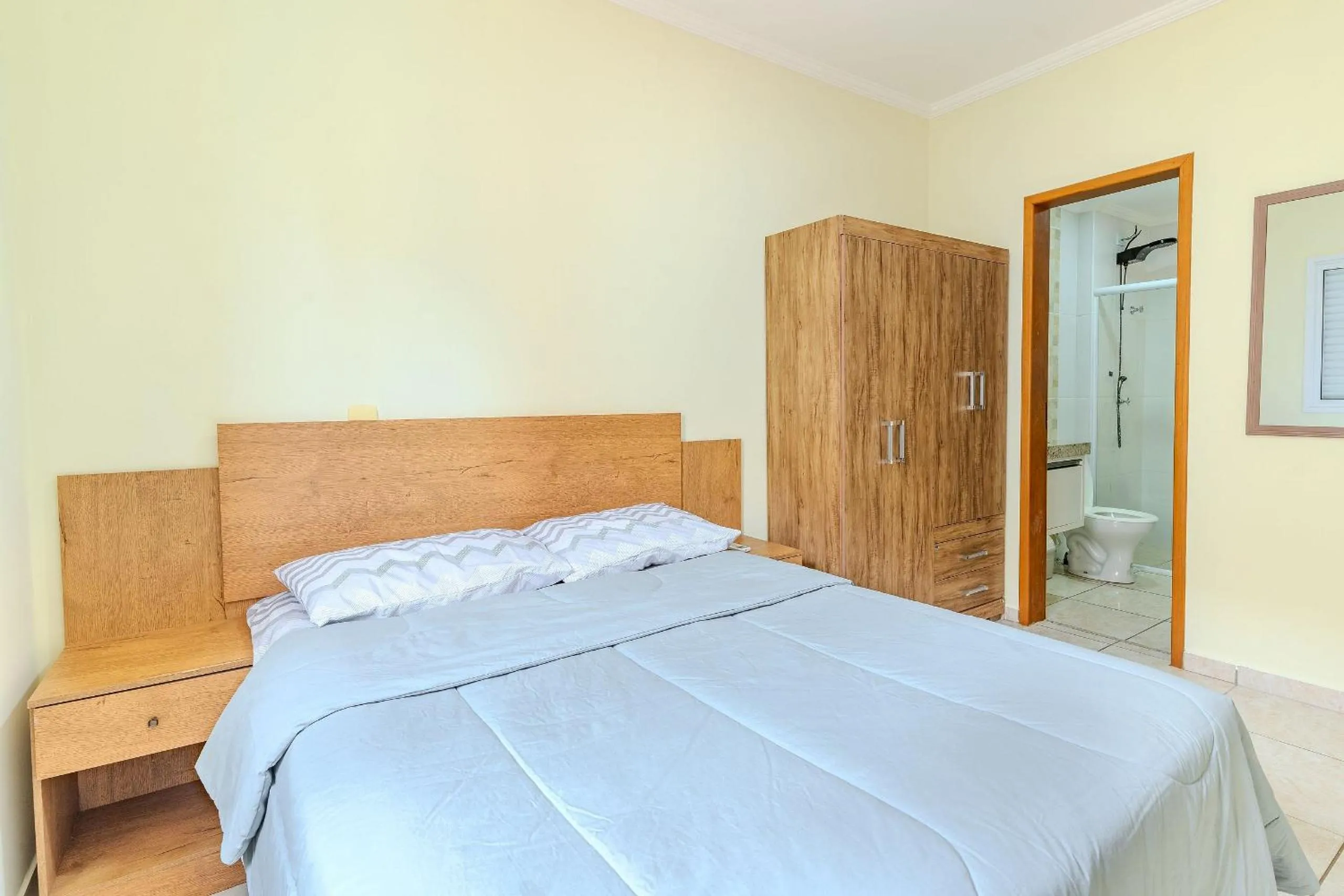 Bed in Lindo Apto em Ubatuba/SP - Toninhas c/Ar