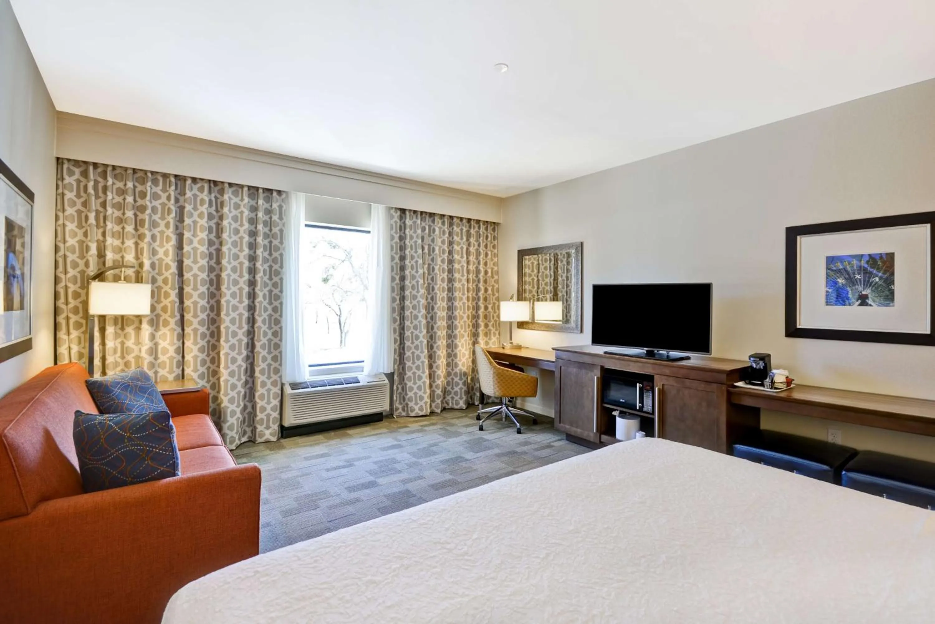 Bedroom, Bed in Hampton Inn & Suites Dallas/Plano-East