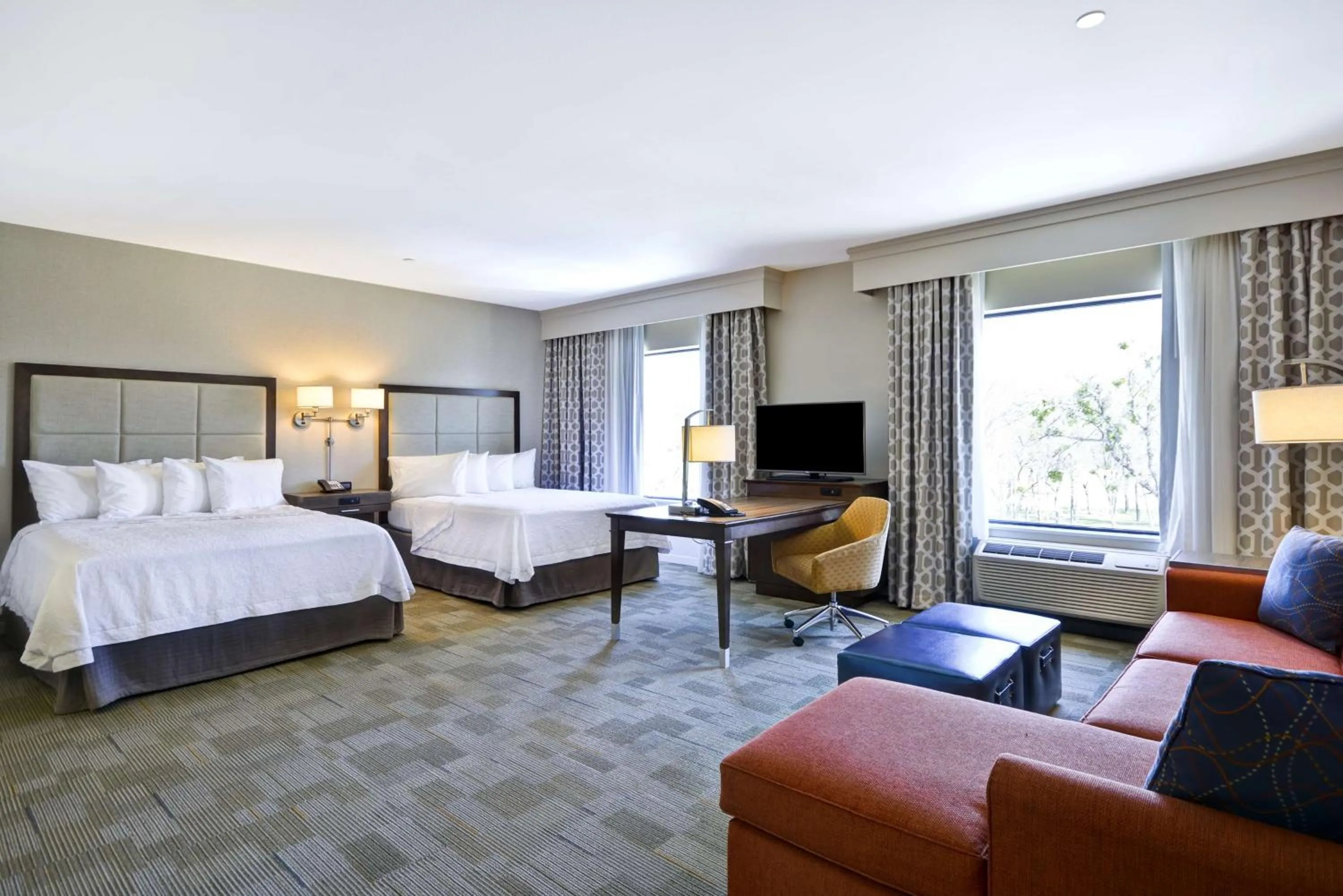 Bedroom, Bed in Hampton Inn & Suites Dallas/Plano-East