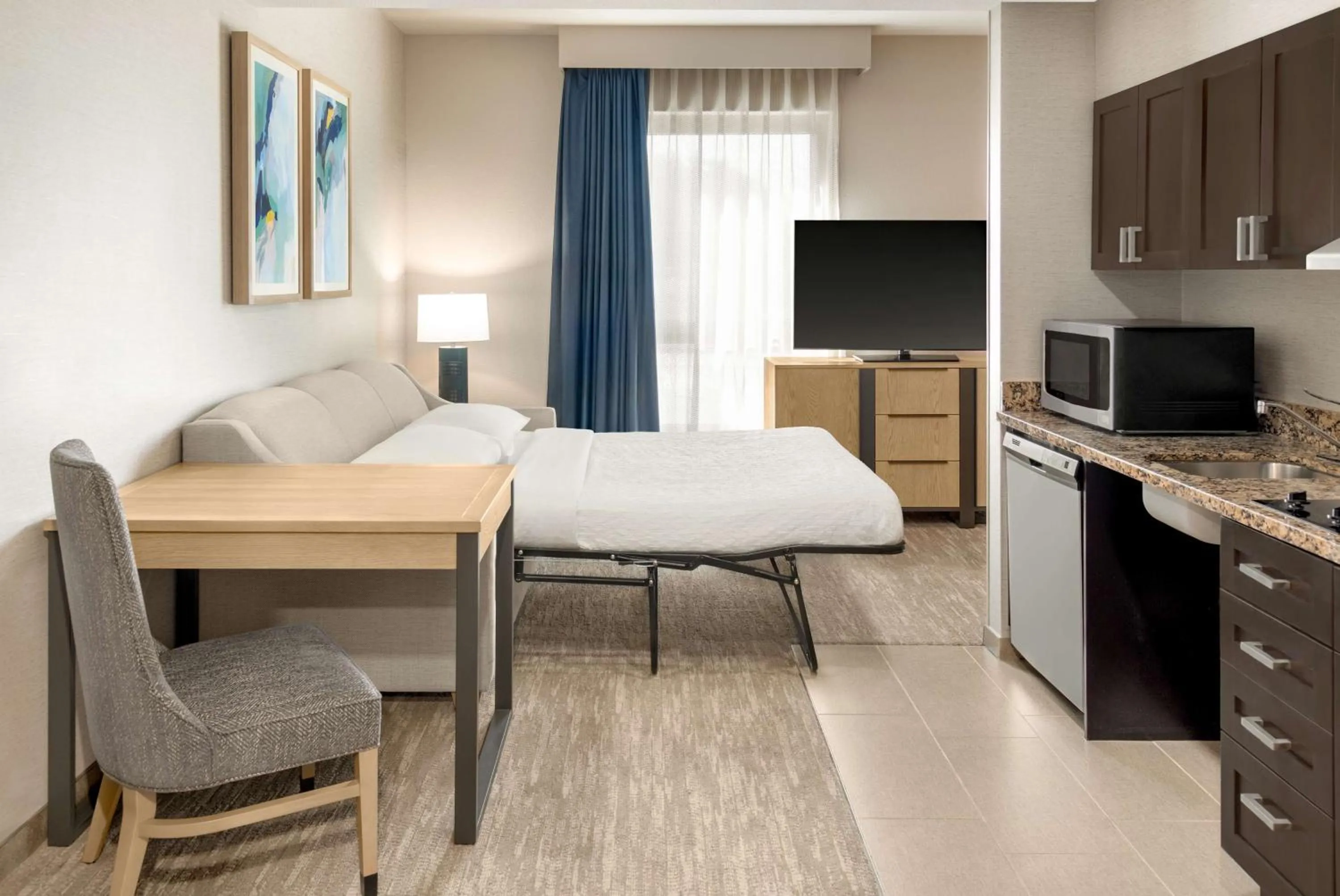 Living room, Bed in Homewood Suites by Hilton Palo Alto