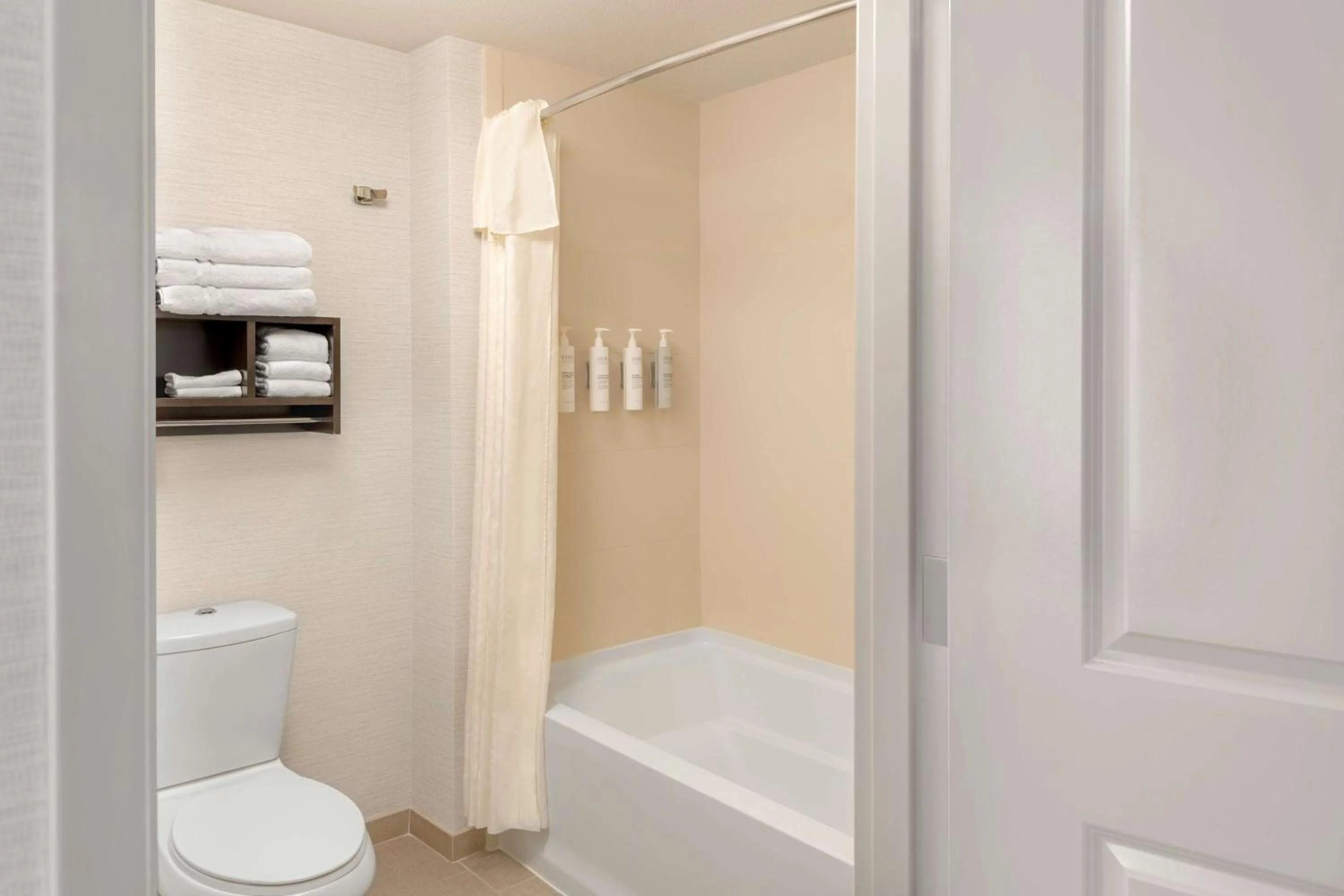 Bathroom in Homewood Suites by Hilton Palo Alto