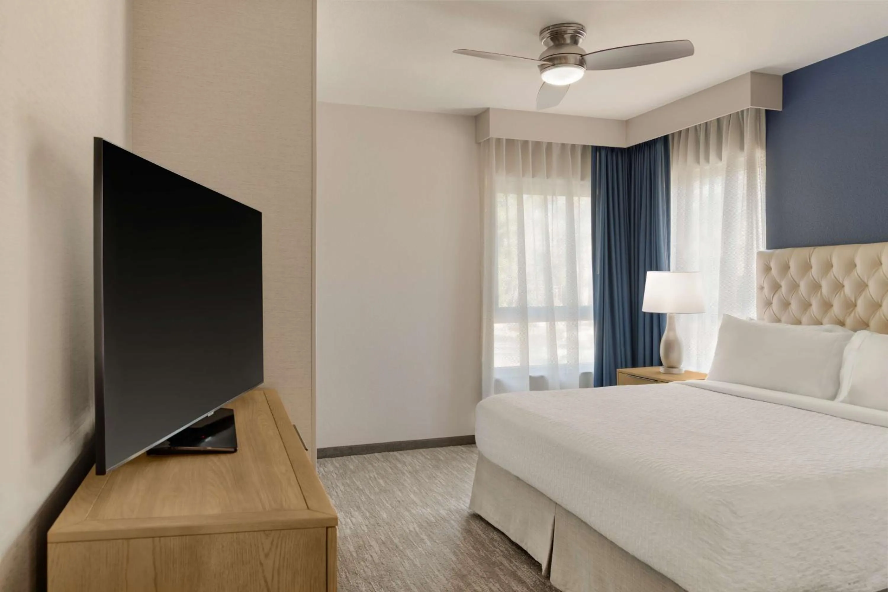 Bed in Homewood Suites by Hilton Palo Alto