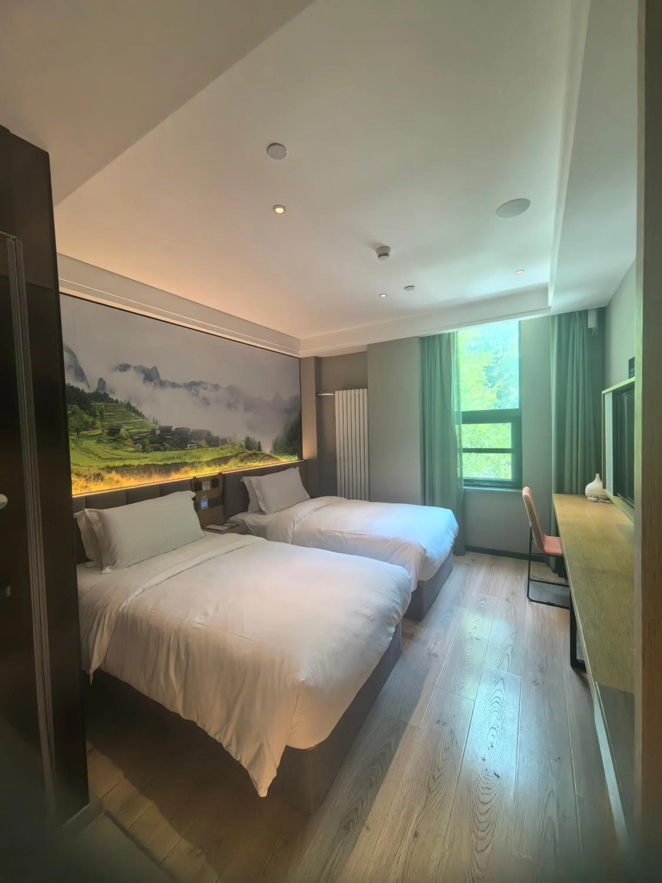 Bedroom, Bed in Qiu Guo Hotel Beijing Tiantan Fangzhuang Subway Station