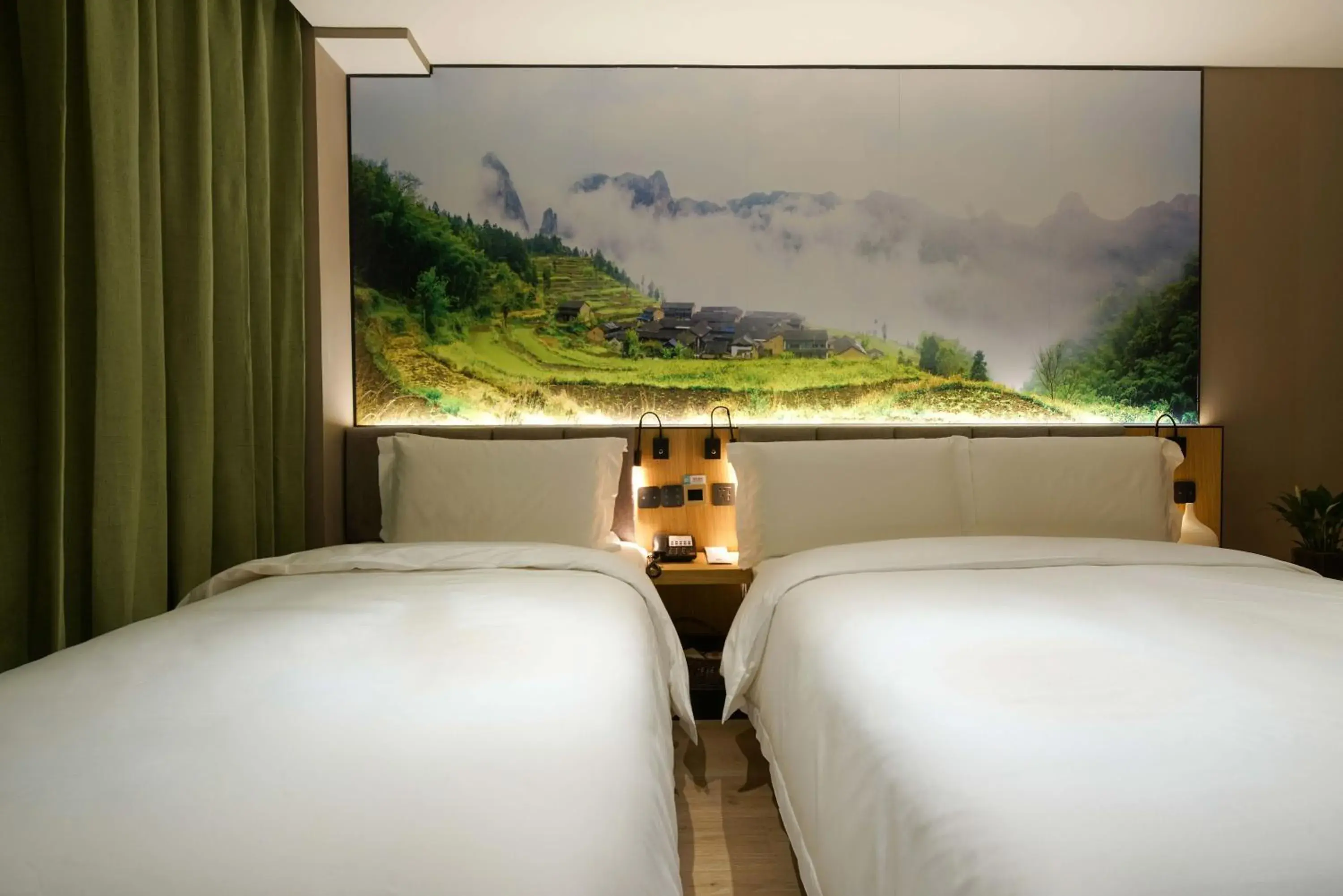 Family Room in Qiu Guo Hotel Beijing Tiantan Fangzhuang Subway Station Family Room in Qiu Guo Hotel Beijing Tiantan Fangzhuang Subway Station