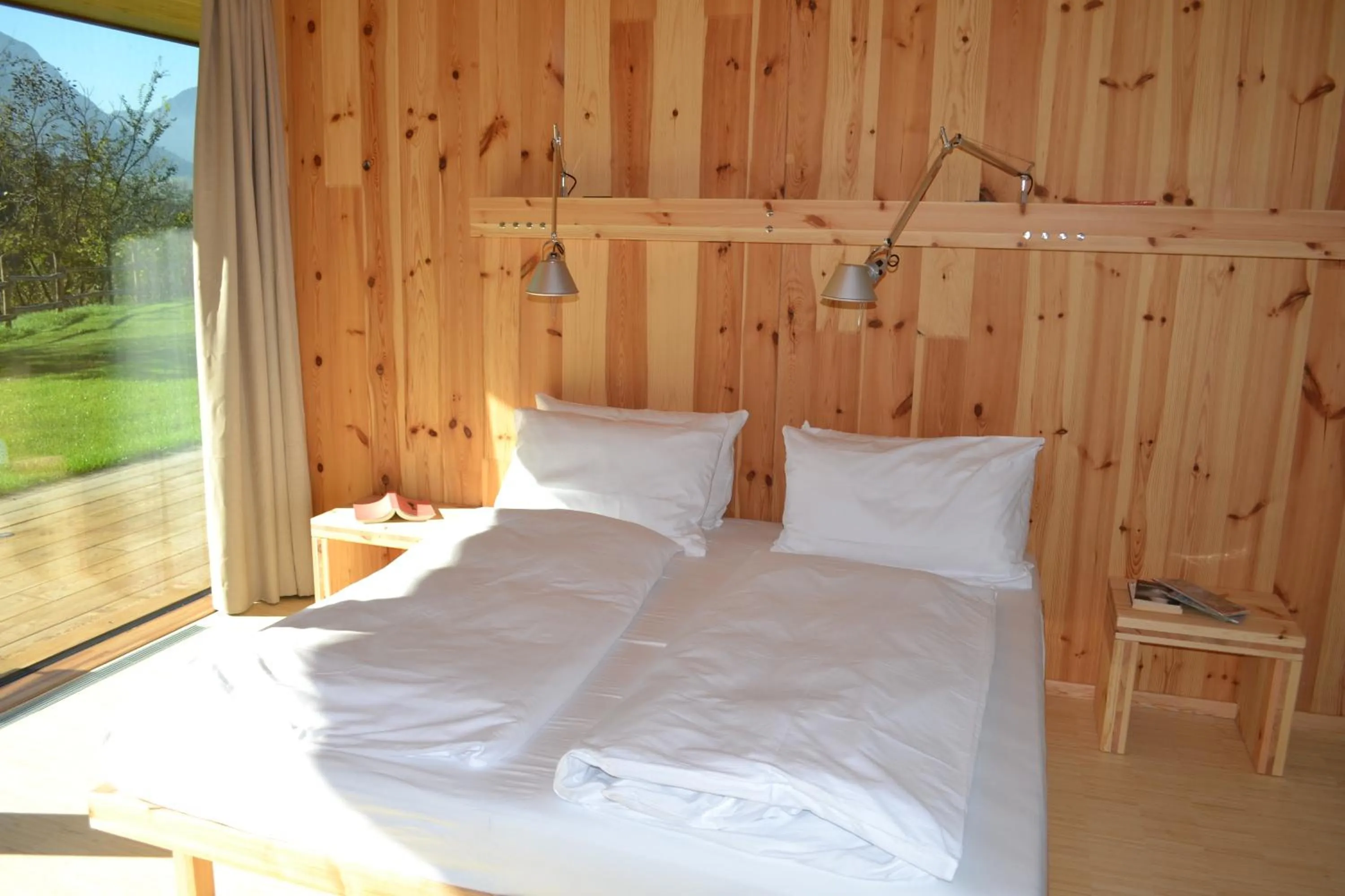 Photo of the whole room, Bed in Casariga