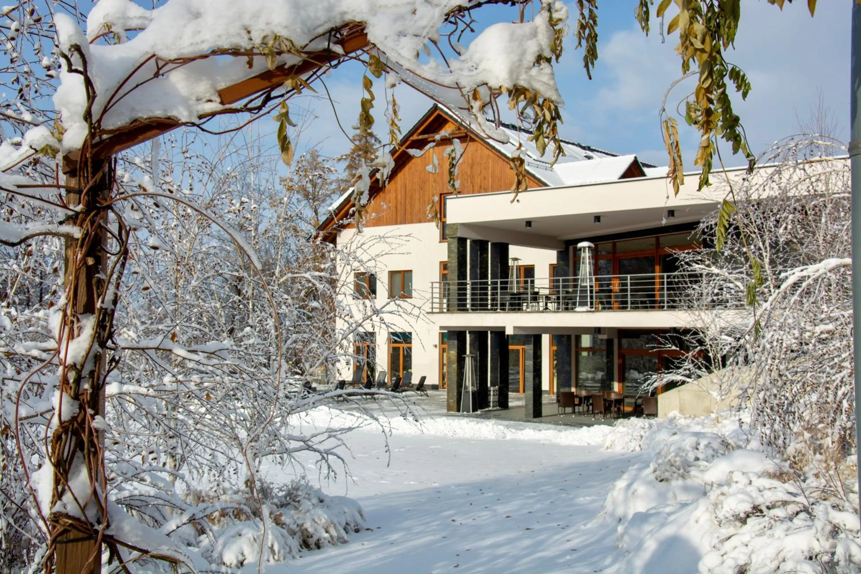 Property building in Aspen Prime Ski & Bike Resort - basen, sauna, jacuzzi, siłownia w cenie pobytu
