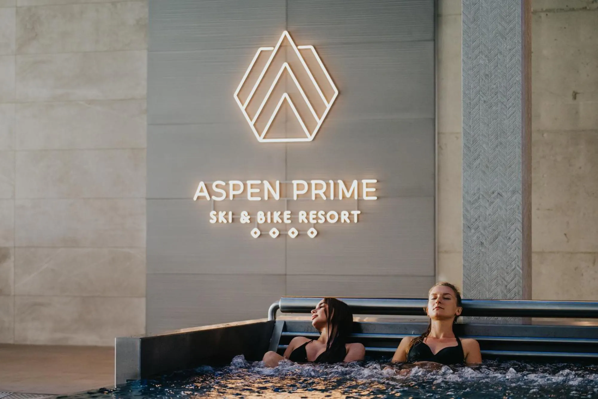 Swimming pool in Aspen Prime Ski & Bike Resort - basen, sauna, jacuzzi, siłownia w cenie pobytu