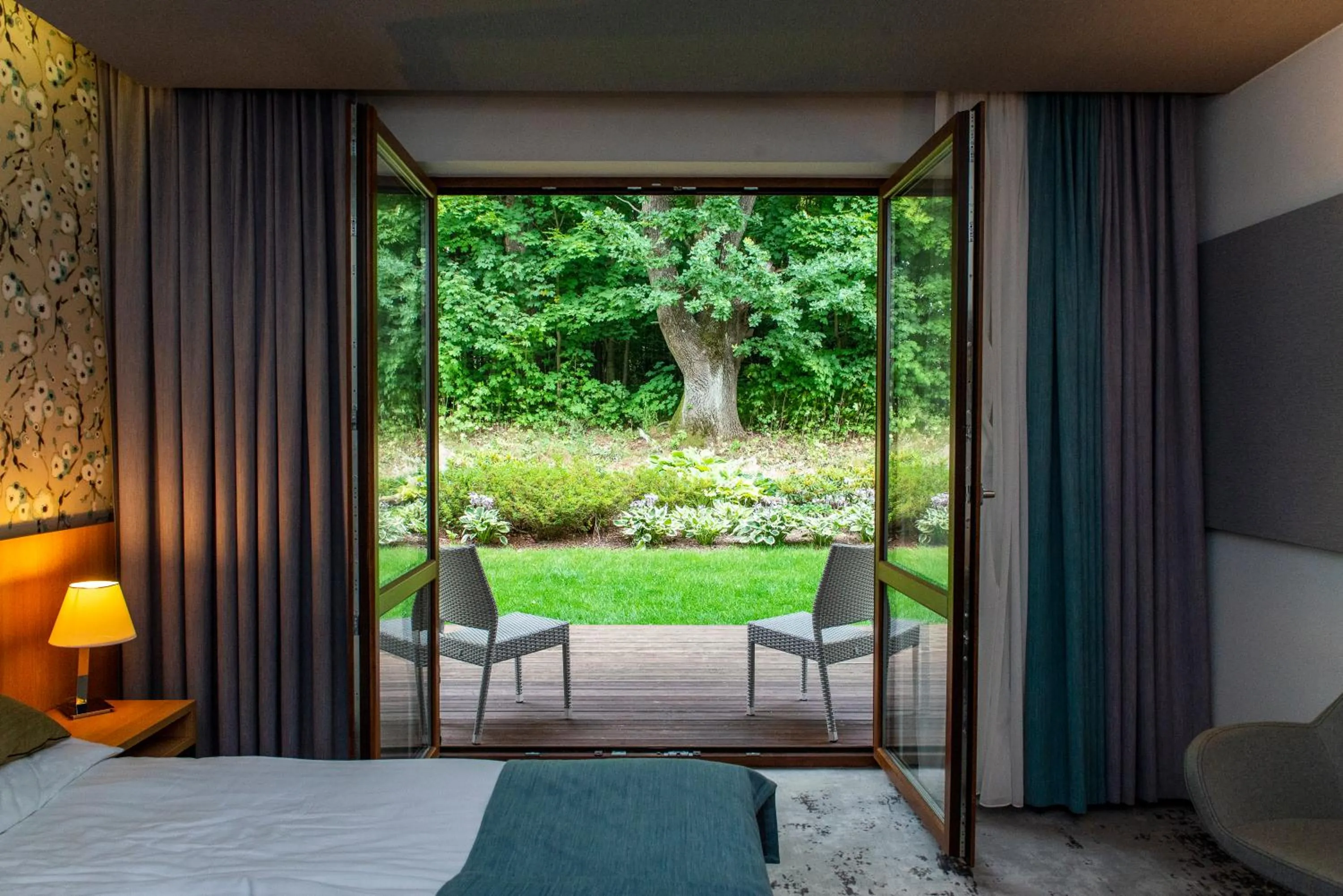 Balcony/Terrace, Bed in Aspen Prime Ski & Bike Resort - basen, sauna, jacuzzi, siłownia w cenie pobytu