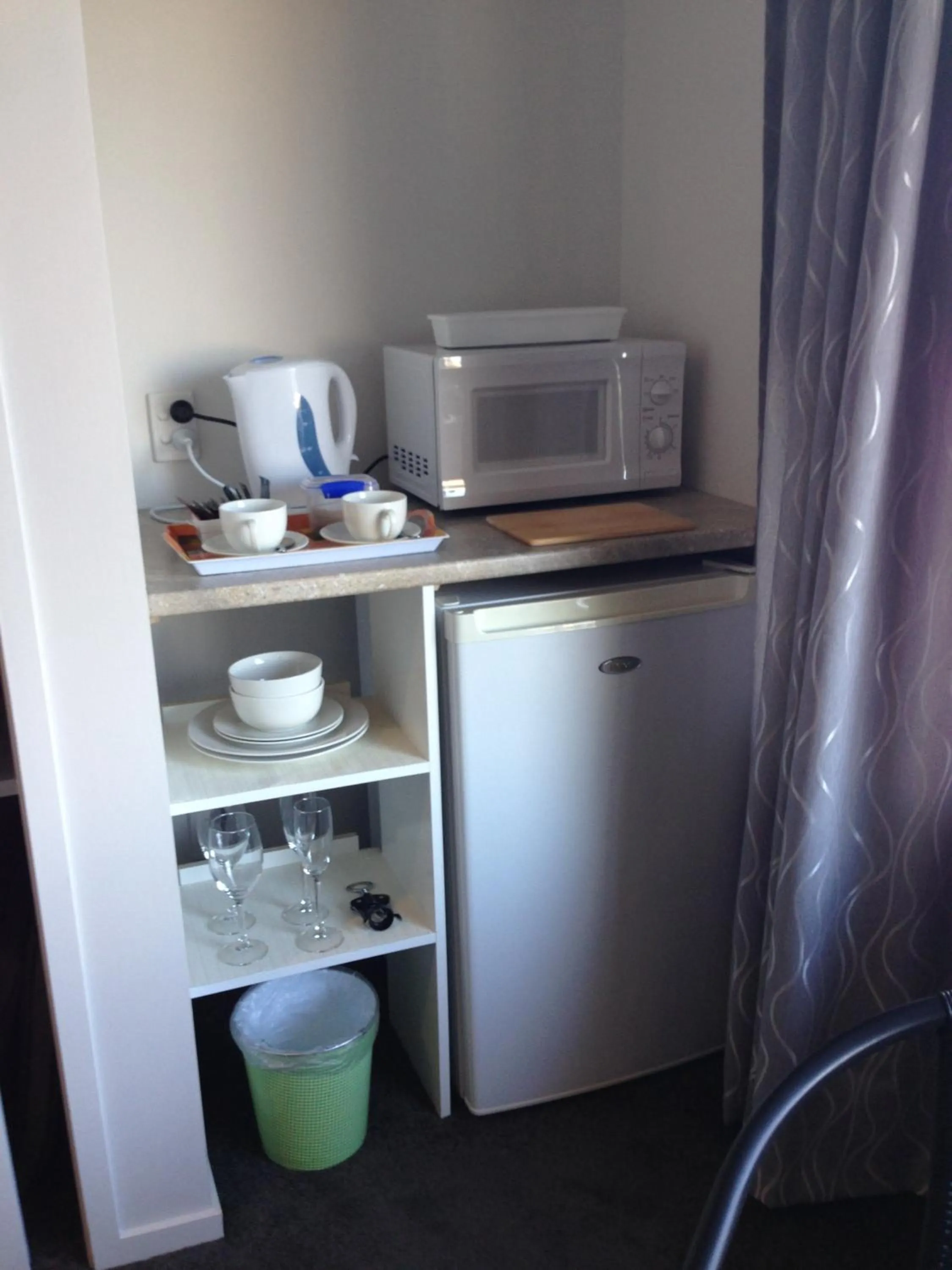 Coffee/tea facilities in Baywaterviews