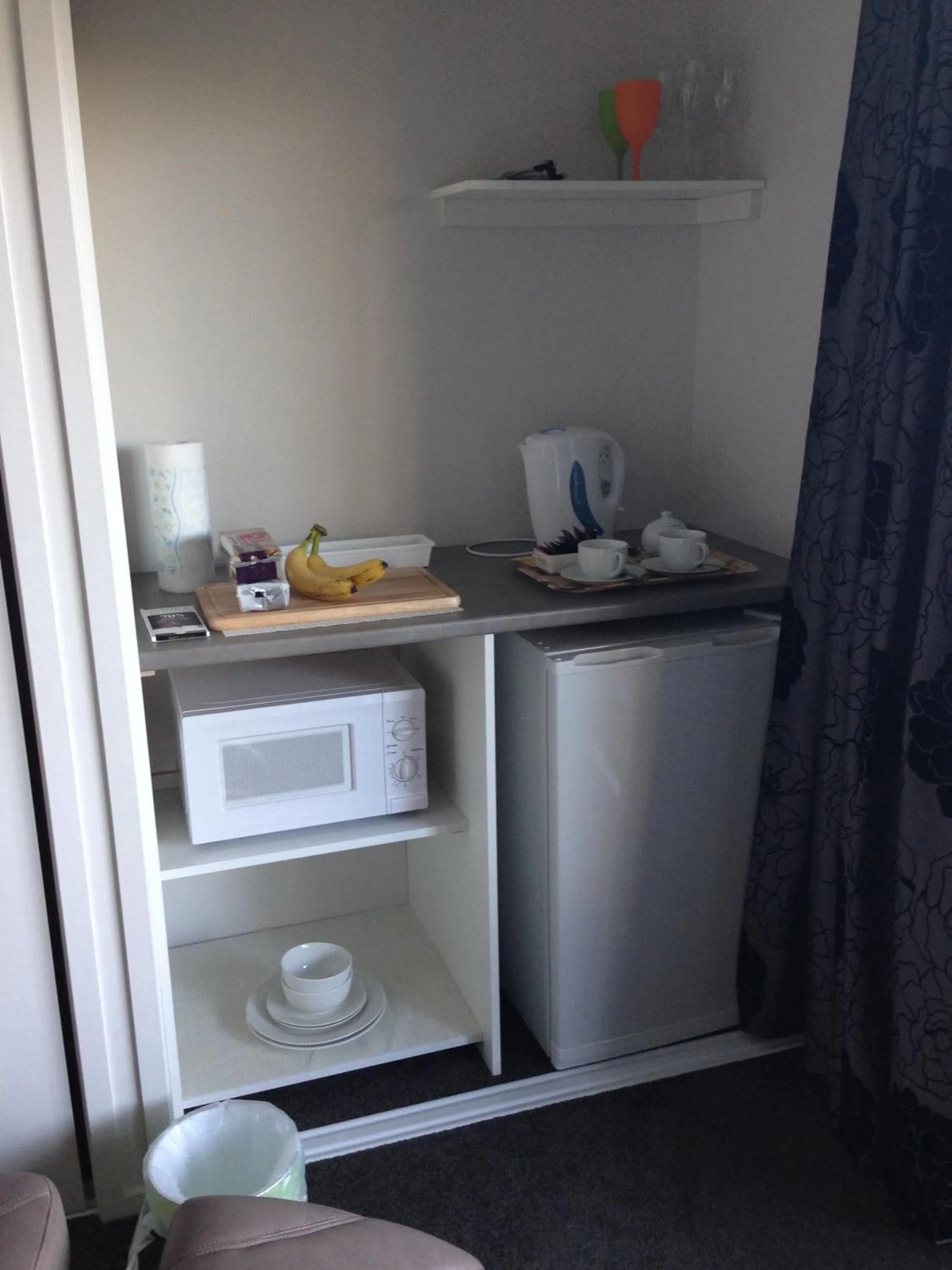 Kitchen or kitchenette in Baywaterviews