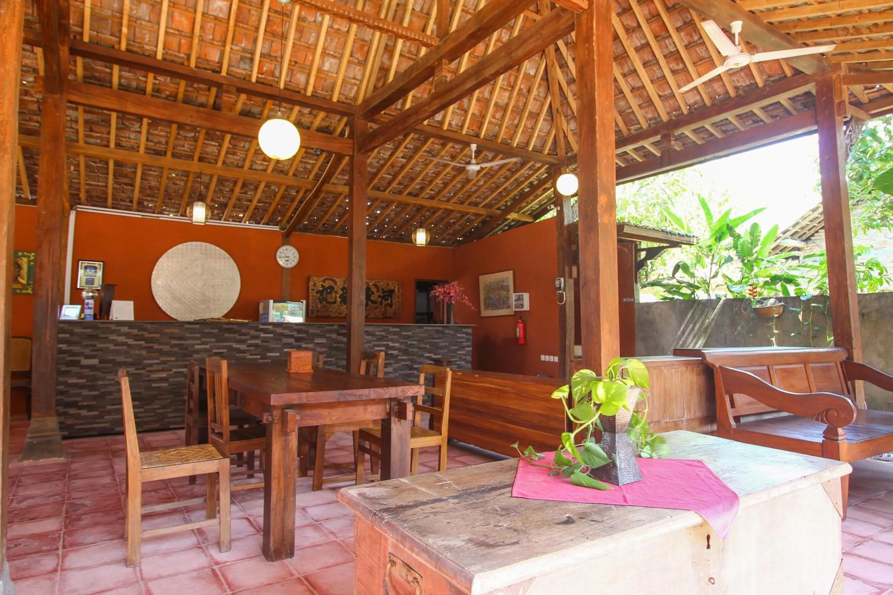 Restaurant/places to eat in Cempaka Villa