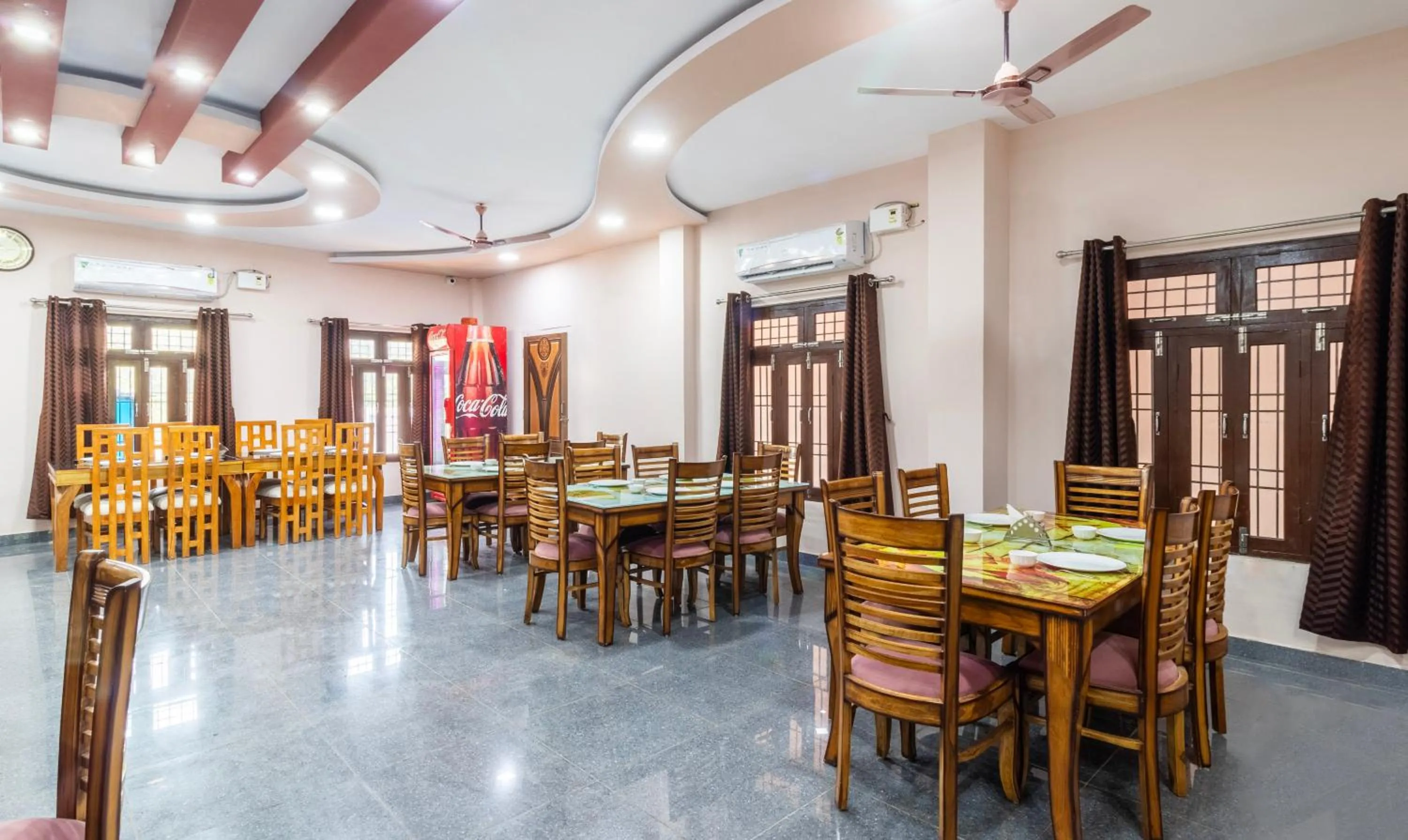 Restaurant/places to eat in Treebo Corbett Hideout Dada'S