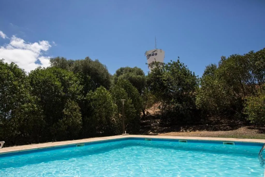 Swimming pool in HI Portimão - Pousada de Juventude