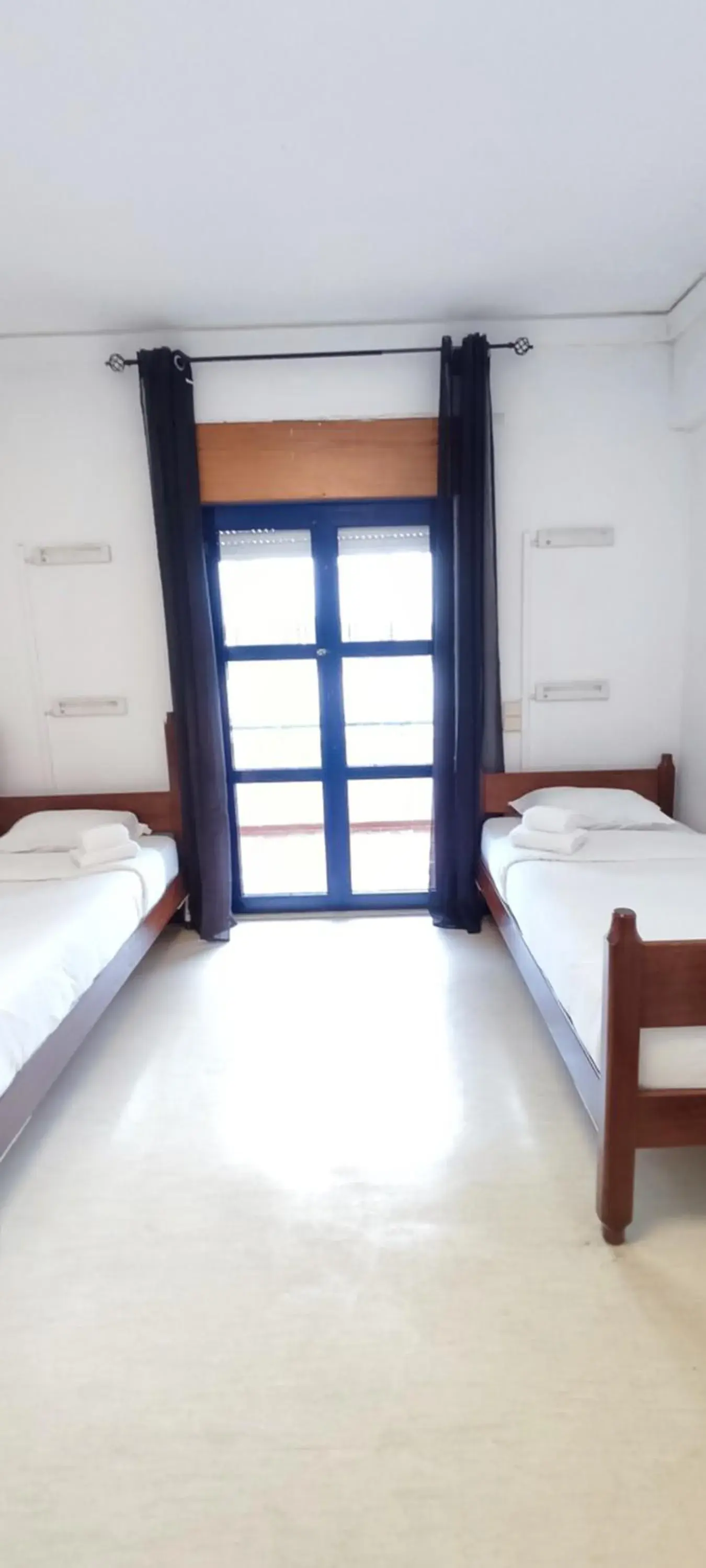 Twin Room with Shared Bathroom in HI Ovar - Pousada de Juventude Twin Room with Shared Bathroom in HI Ovar - Pousada de Juventude