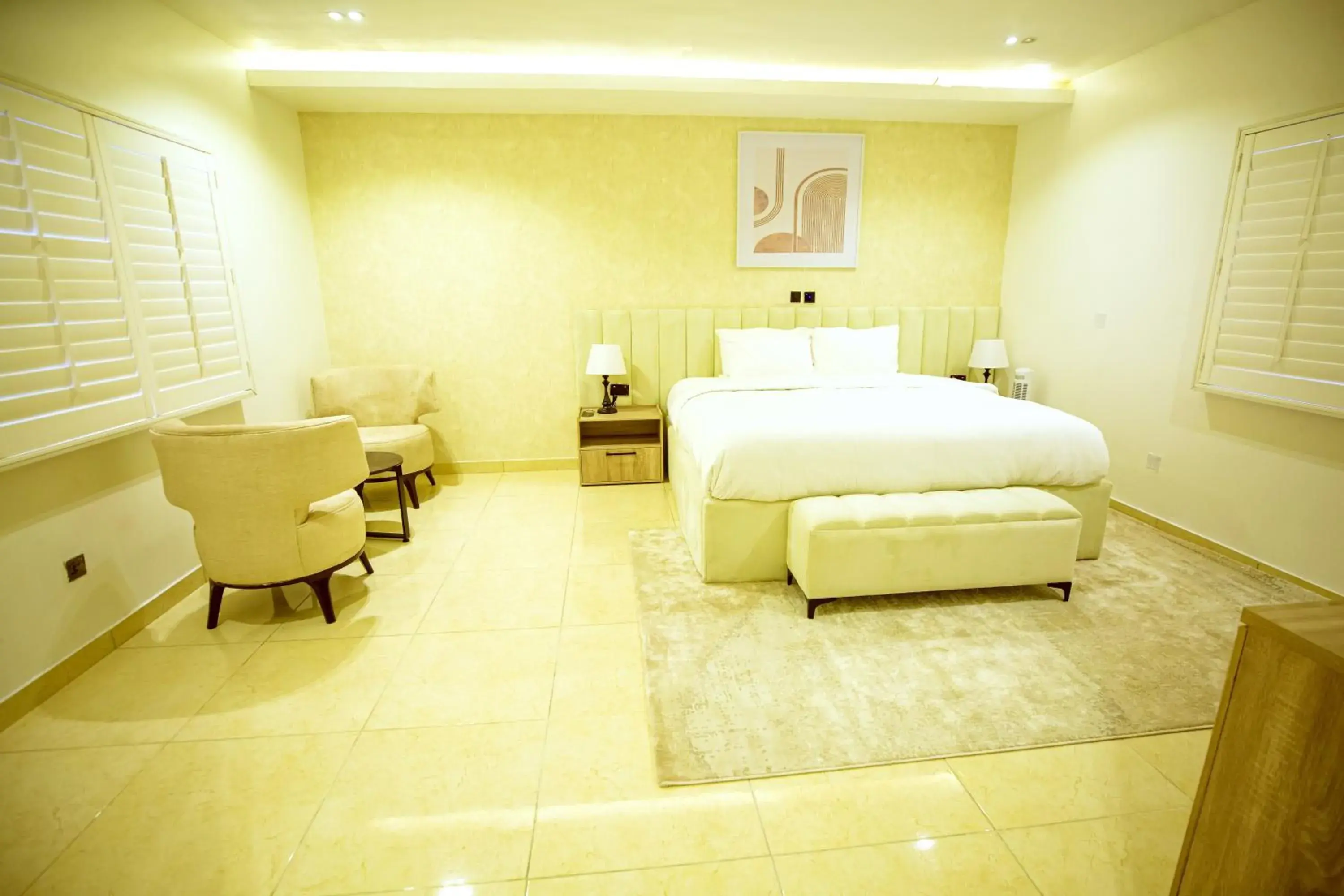 Deluxe King Room in Tranquil Oasis Hotel Deluxe King Room in Tranquil Oasis Hotel