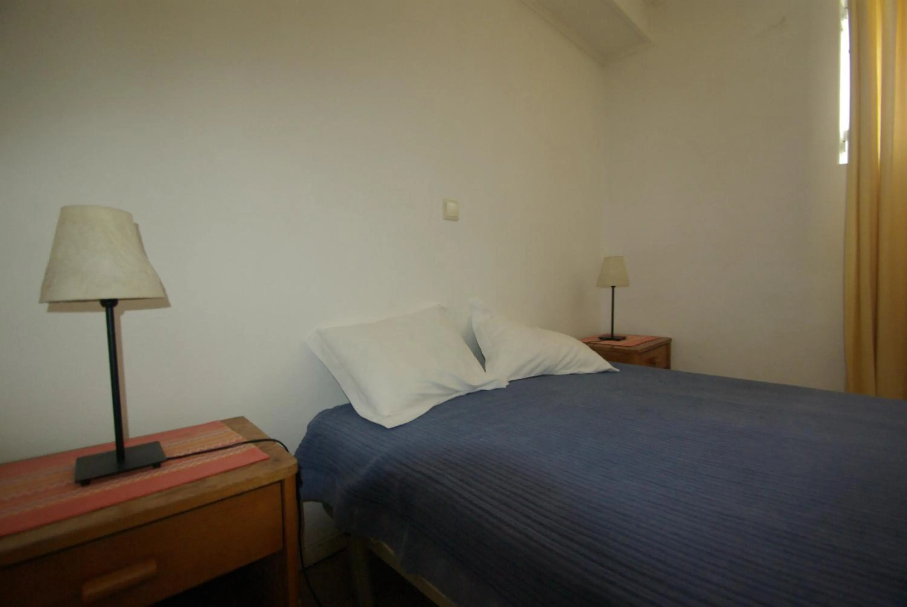 Bedroom, Bed in HI Oeiras – Pousada de Juventude